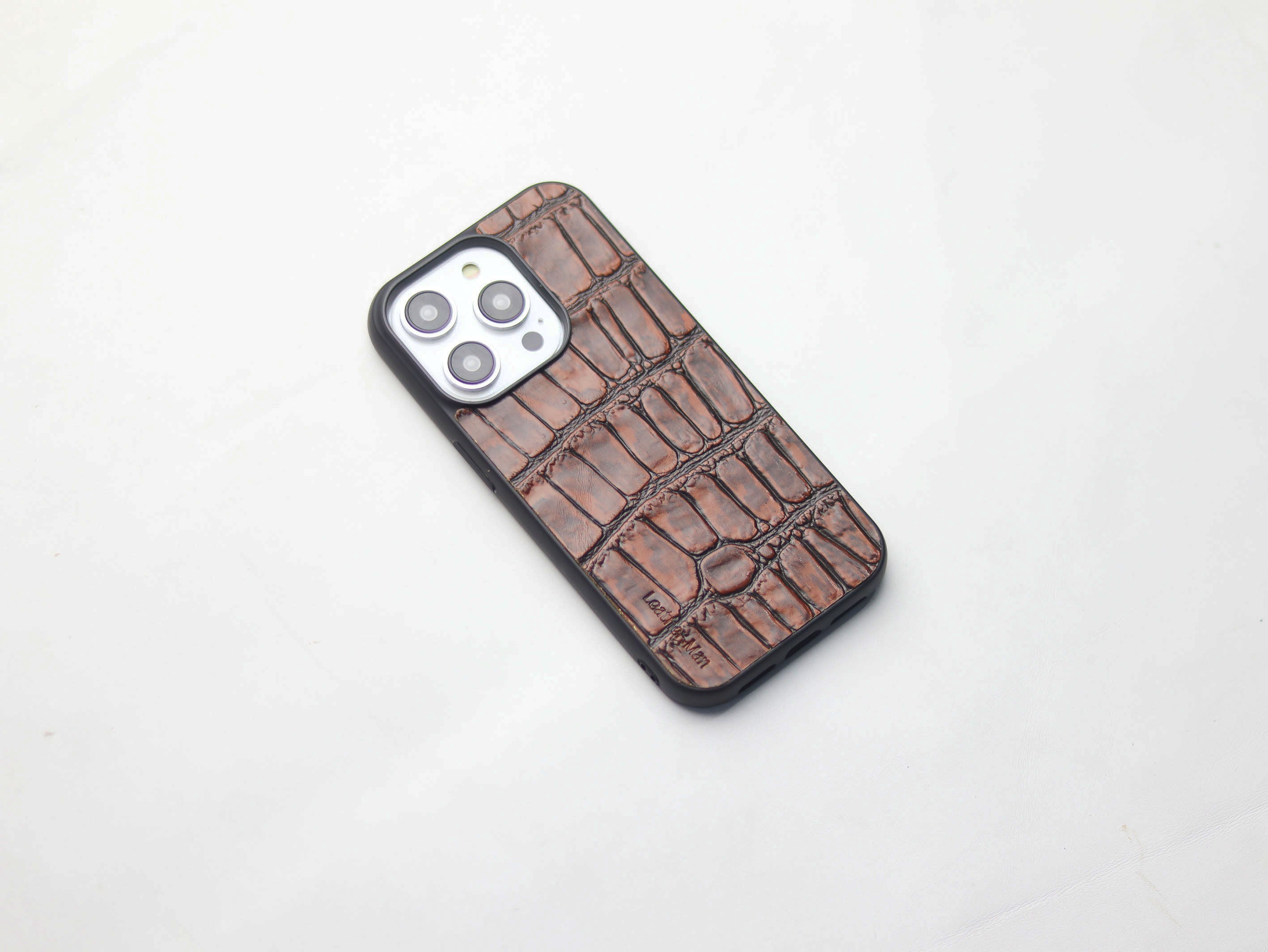 BROWN CROCO LEATHER (LARGE SCALE) - CLASSIC PHONE CASE