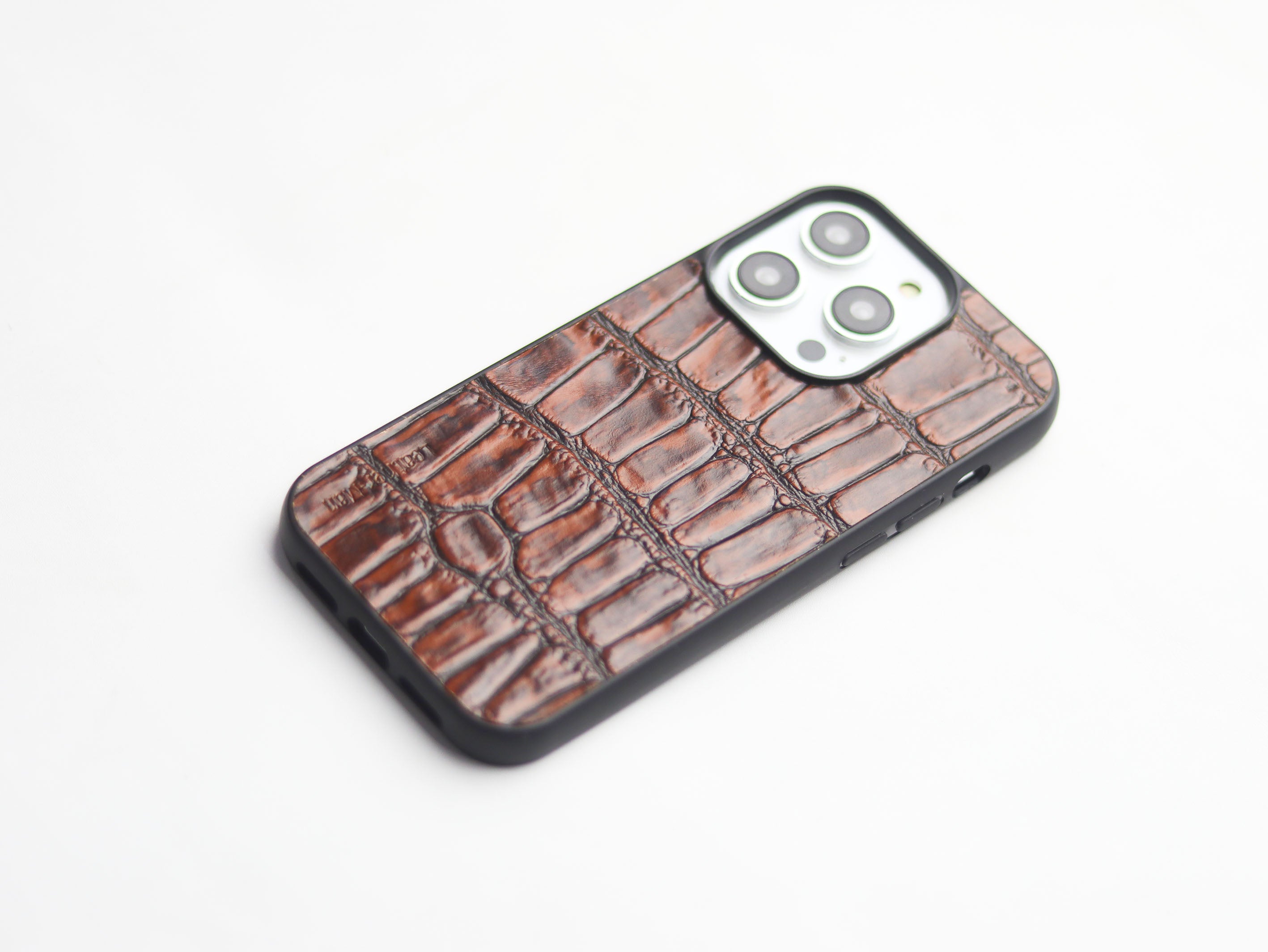 BROWN CROCO LEATHER (LARGE SCALE) - CLASSIC PHONE CASE