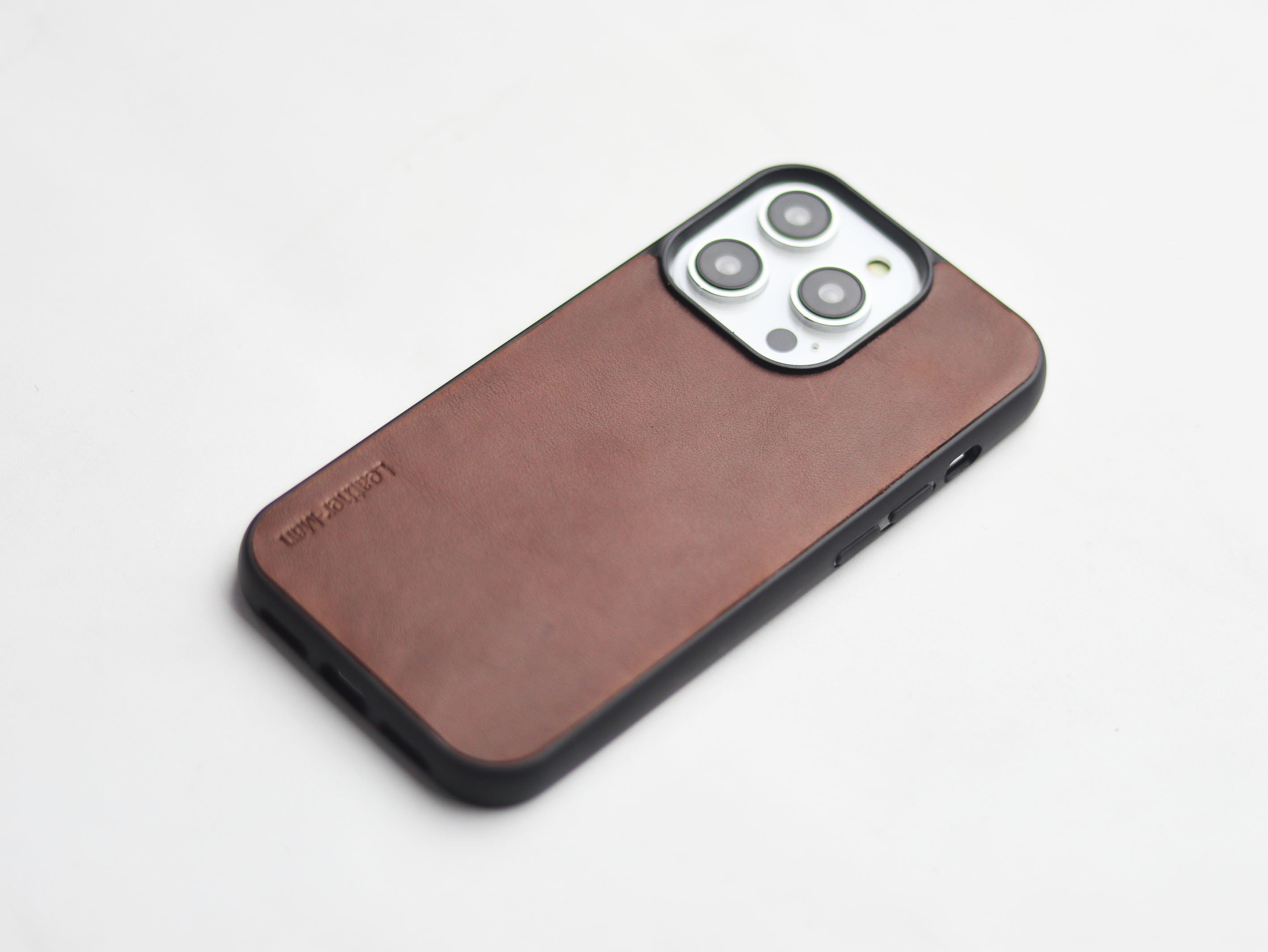 CHESTNUT BROWN LEATHER - CLASSIC PHONE CASE