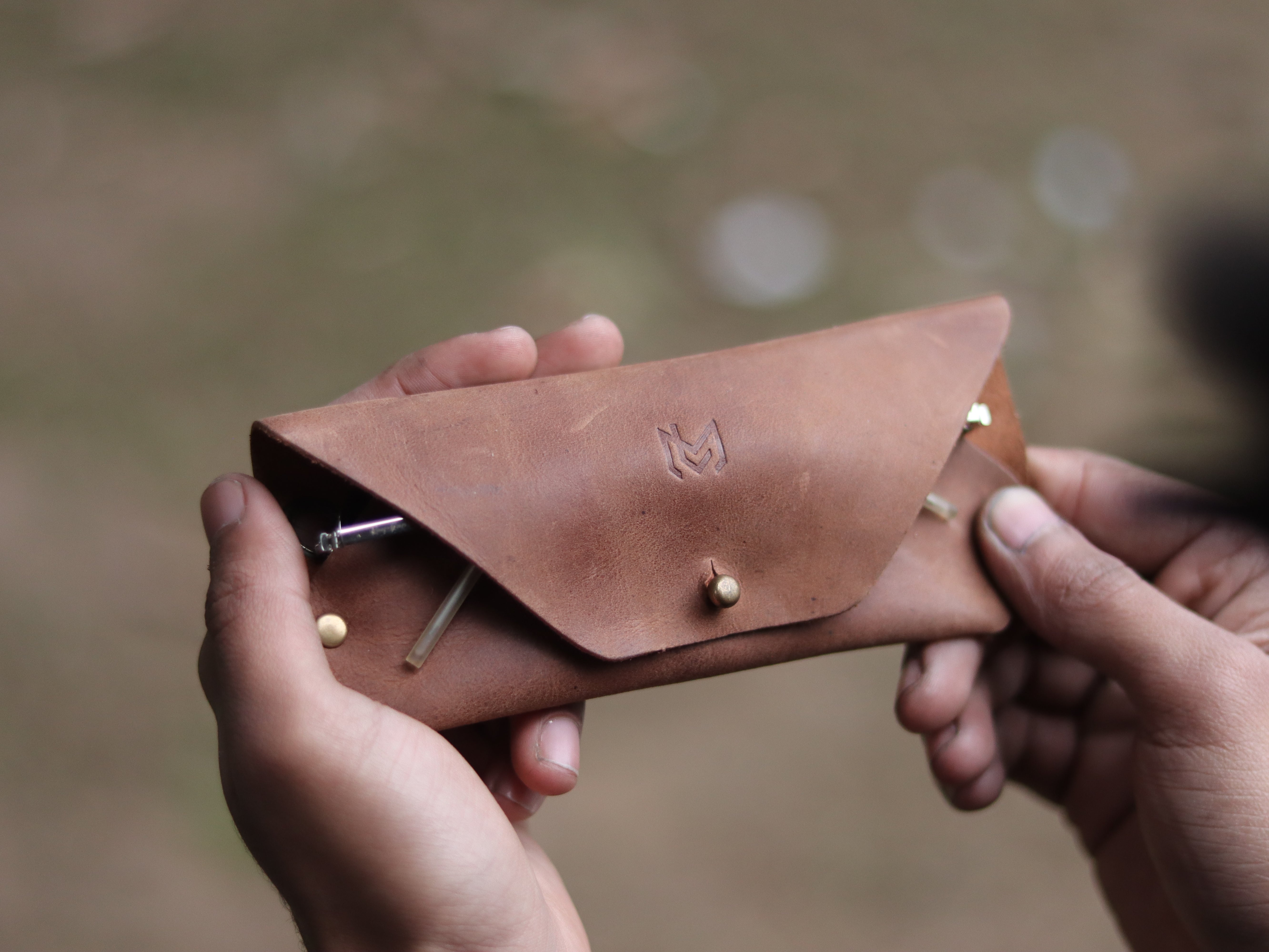 SG-1 SUNGLASSES CASE - RUSTY BROWN LEATHER
