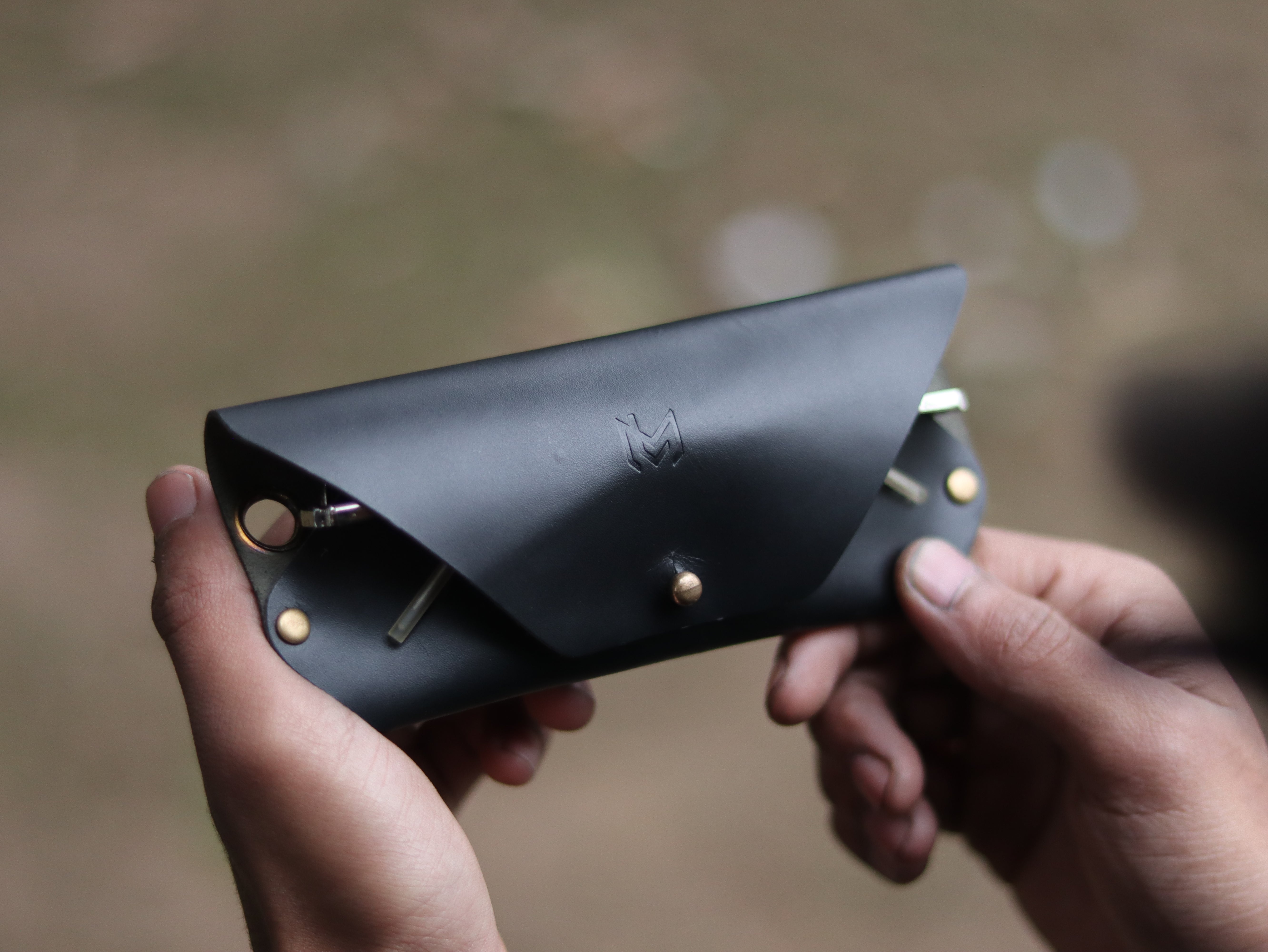 SG-1 SUNGLASSES CASE - PHANTOM BLACK LEATHER