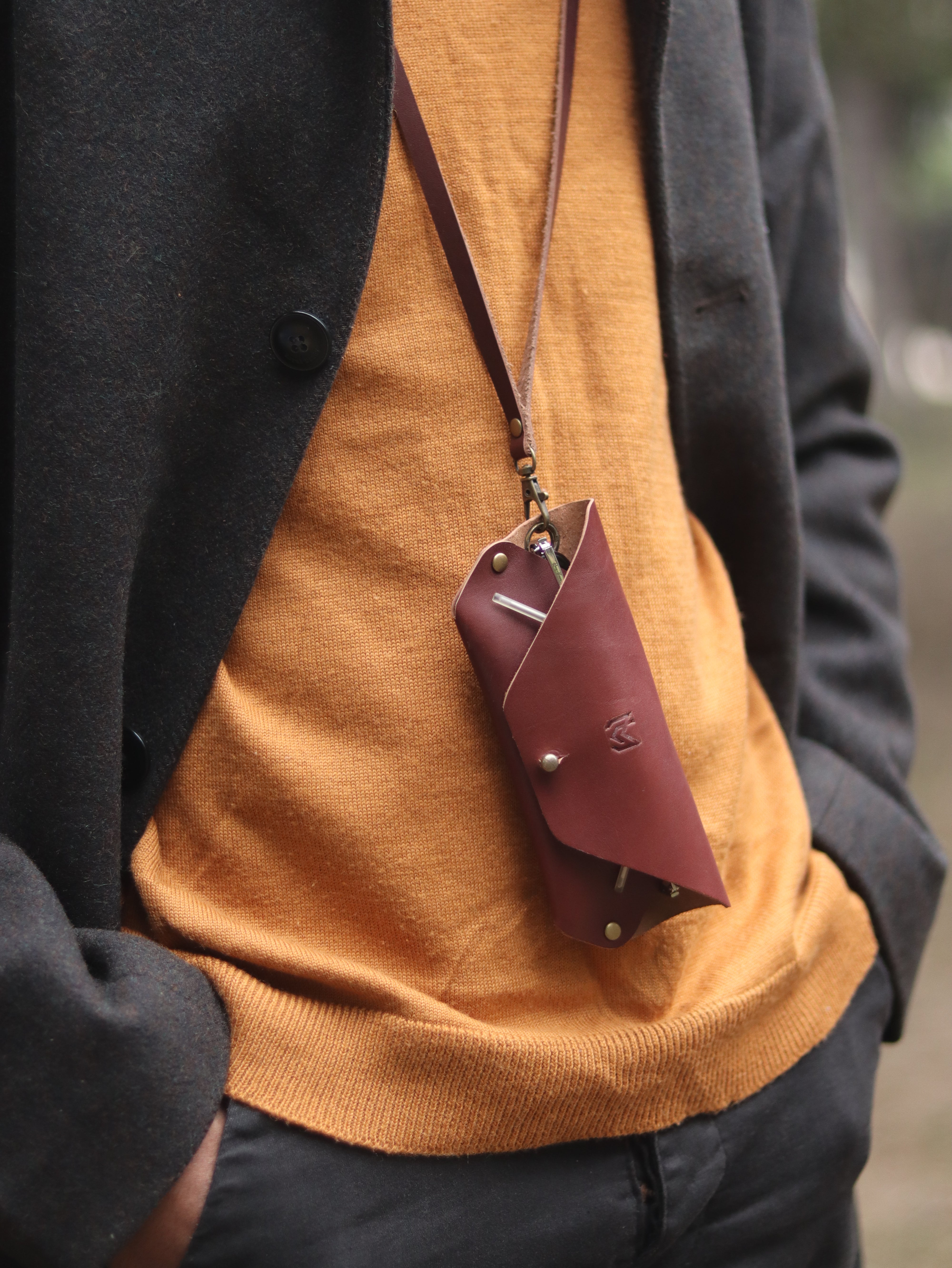 SG-1 SUNGLASSES CASE - CHESTNUT BROWN LEATHER