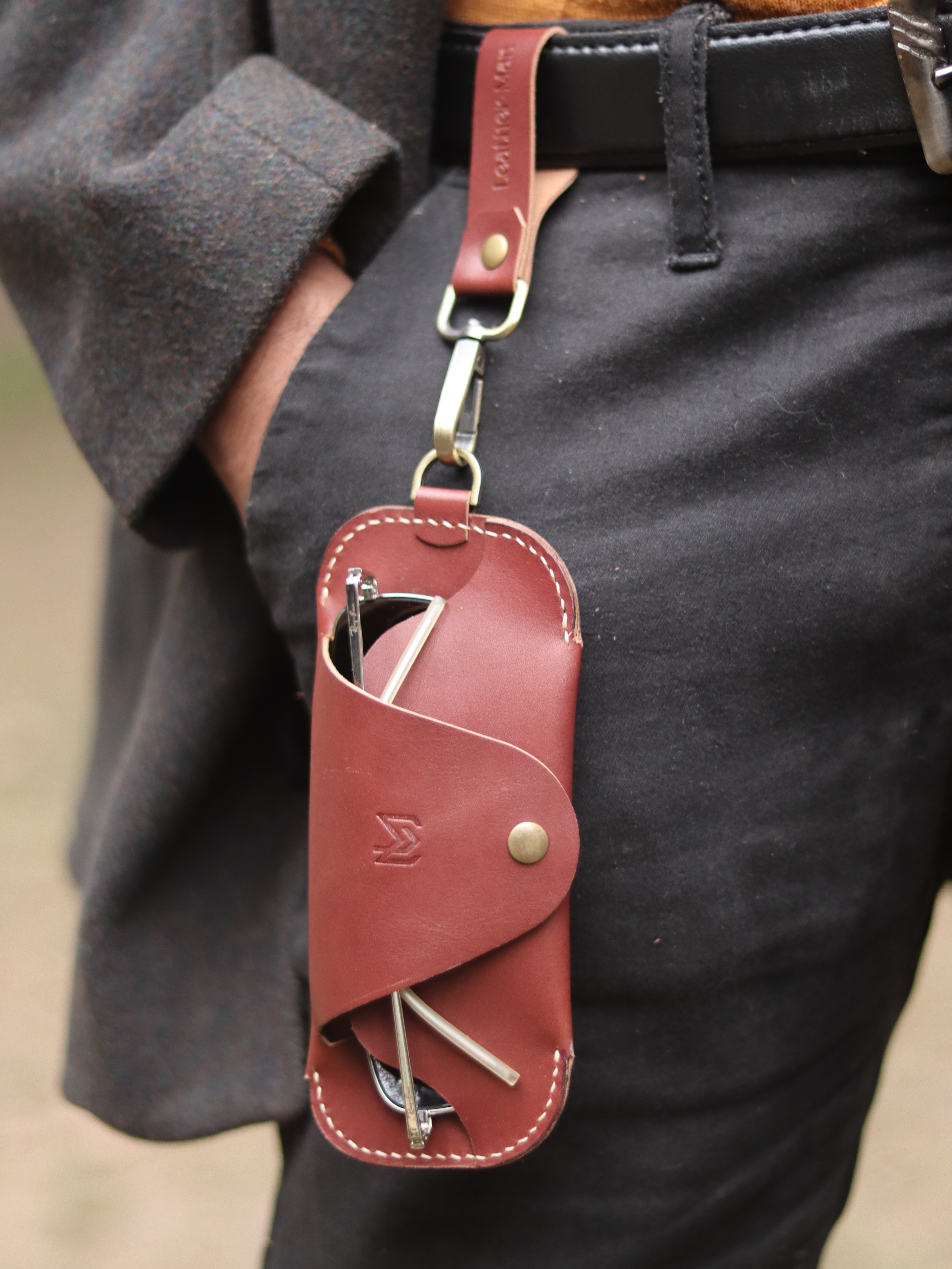 SG-2 SUNGLASSES CASE - CHESTNUT BROWN LEATHER