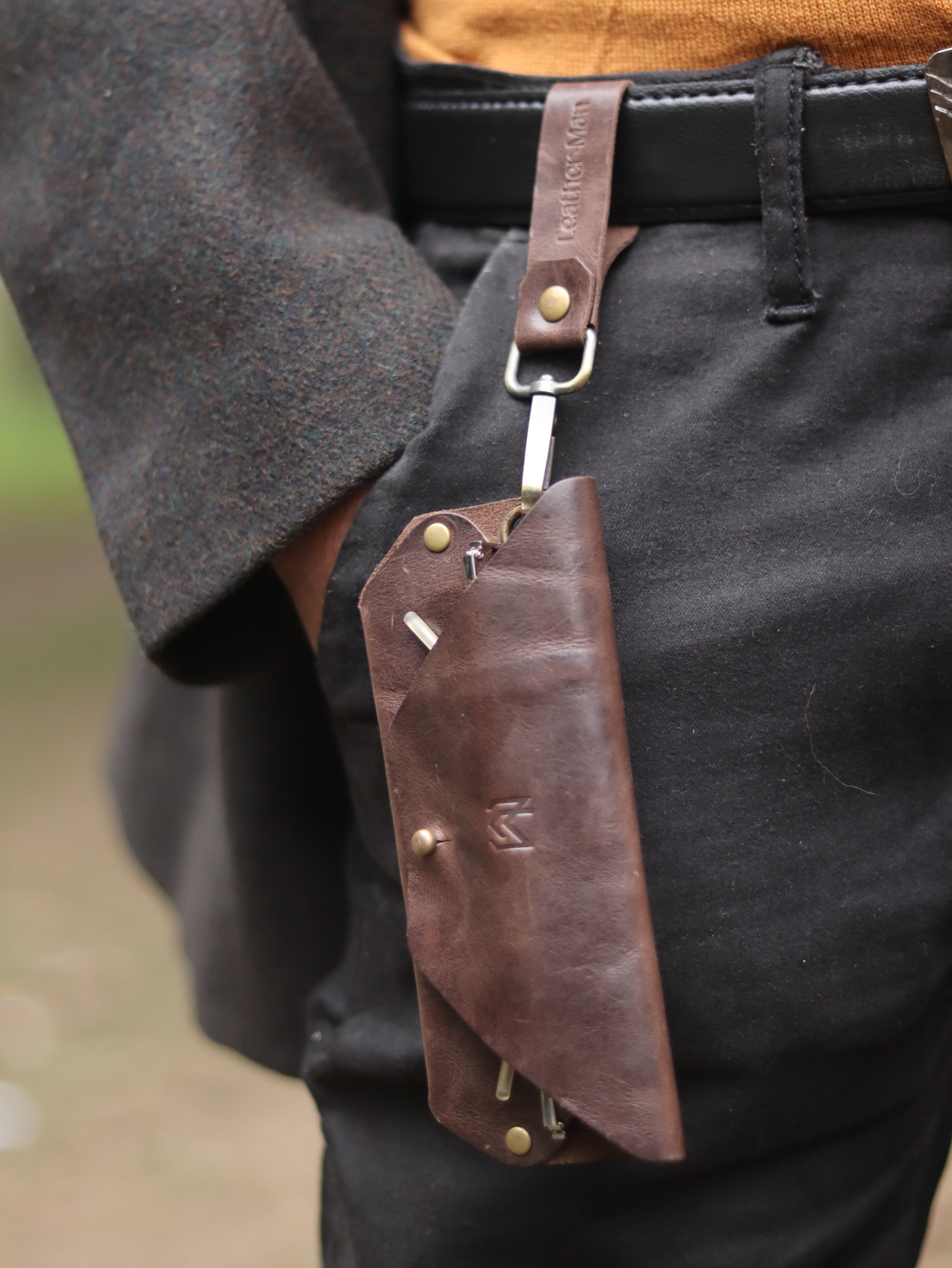 SG-1 SUNGLASSES CASE - WALNUT BROWN LEATHER