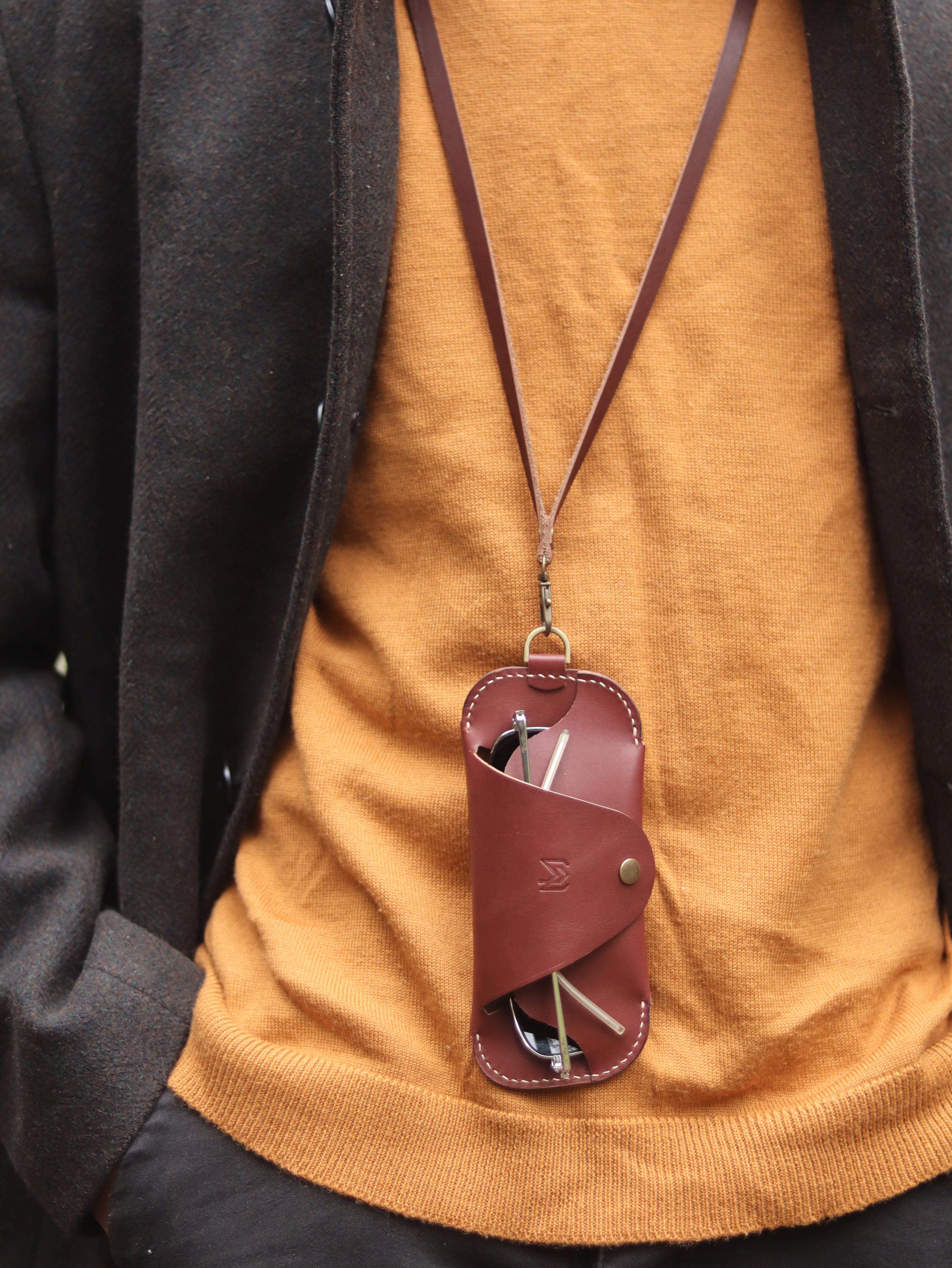 SG-2 SUNGLASSES CASE - CHESTNUT BROWN LEATHER