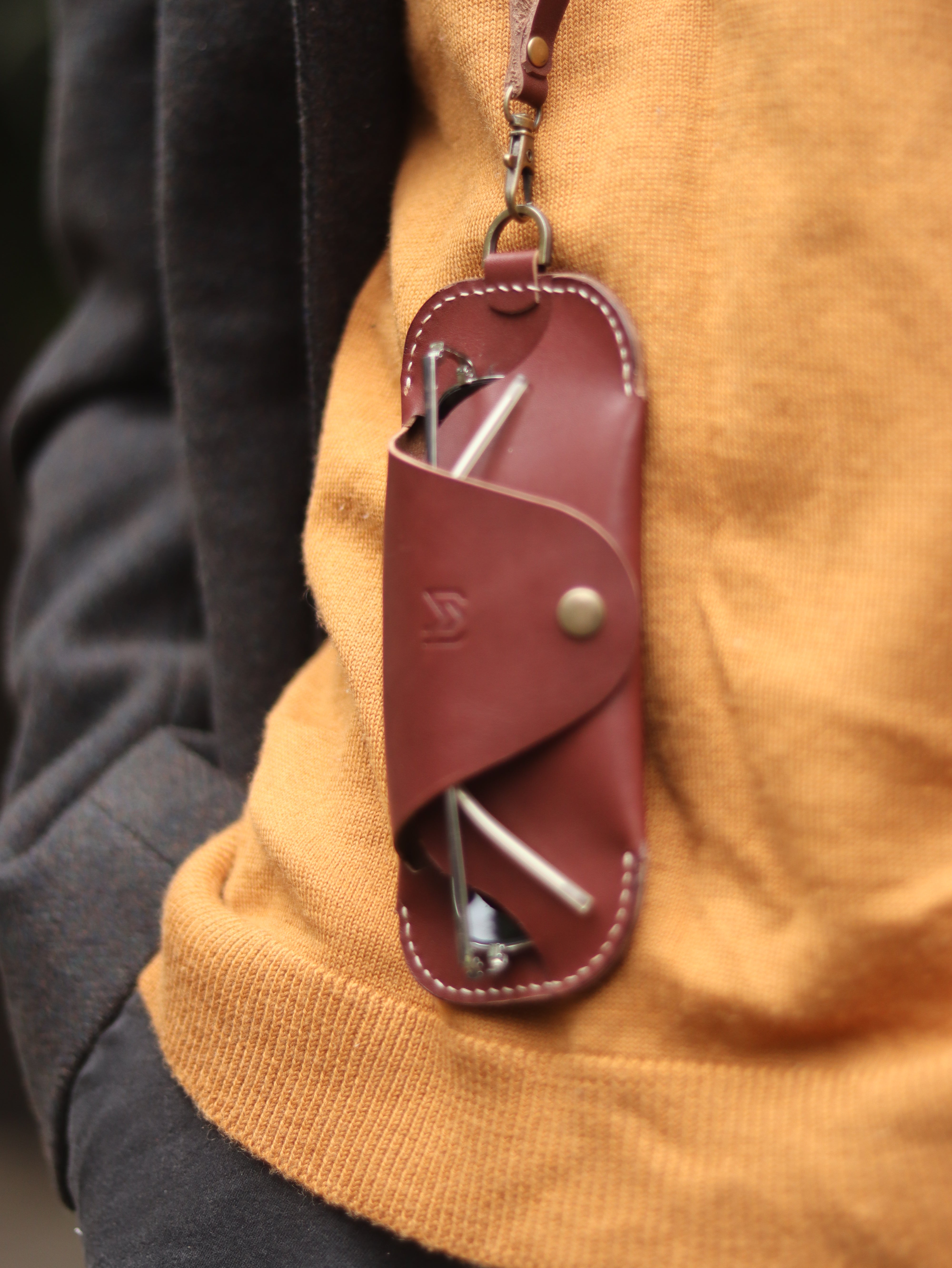 SG-2 SUNGLASSES CASE - CHESTNUT BROWN LEATHER