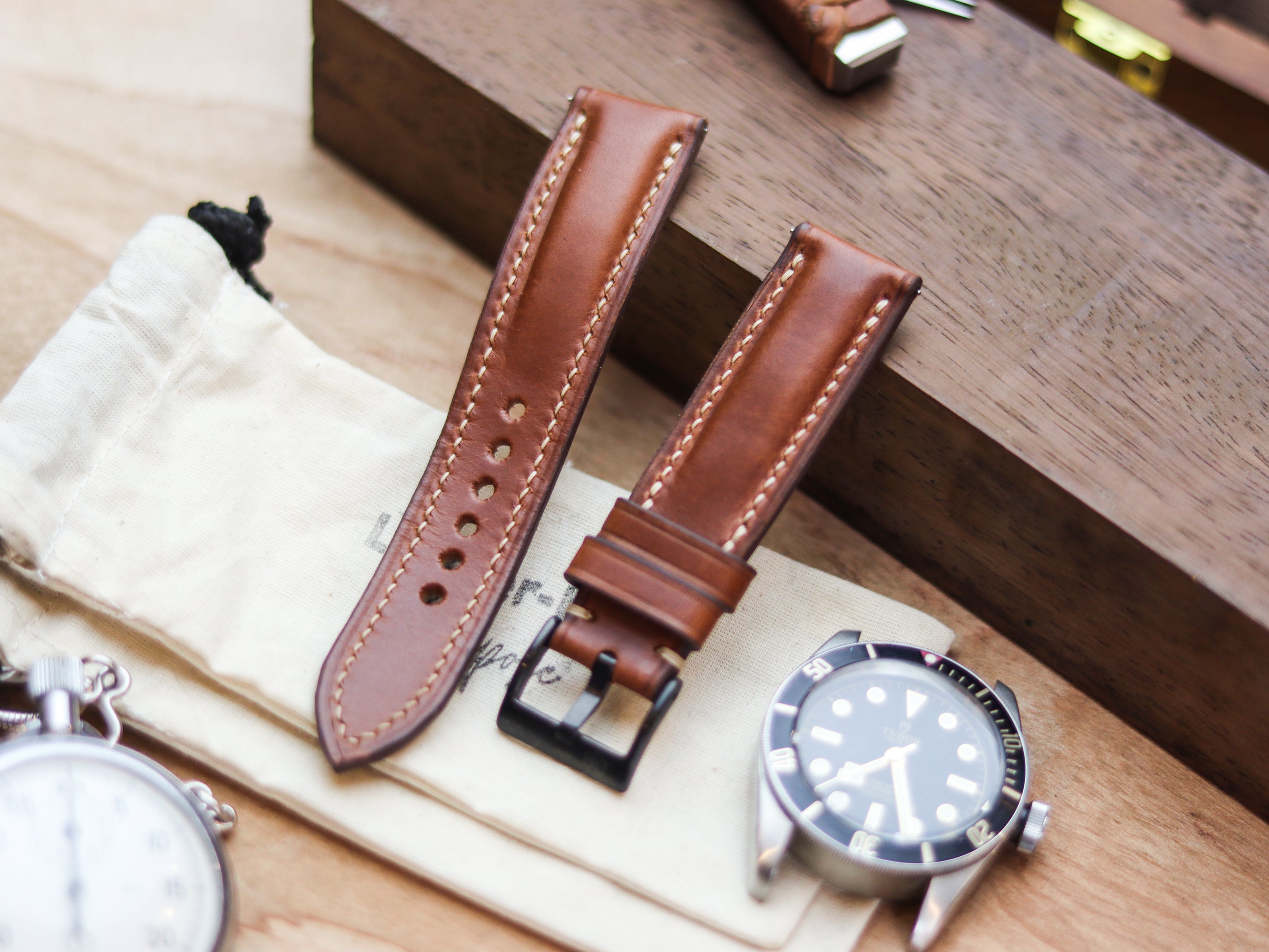 GINGERBREAD BROWN CALF LEATHER WATCH STRAPS - PADDED