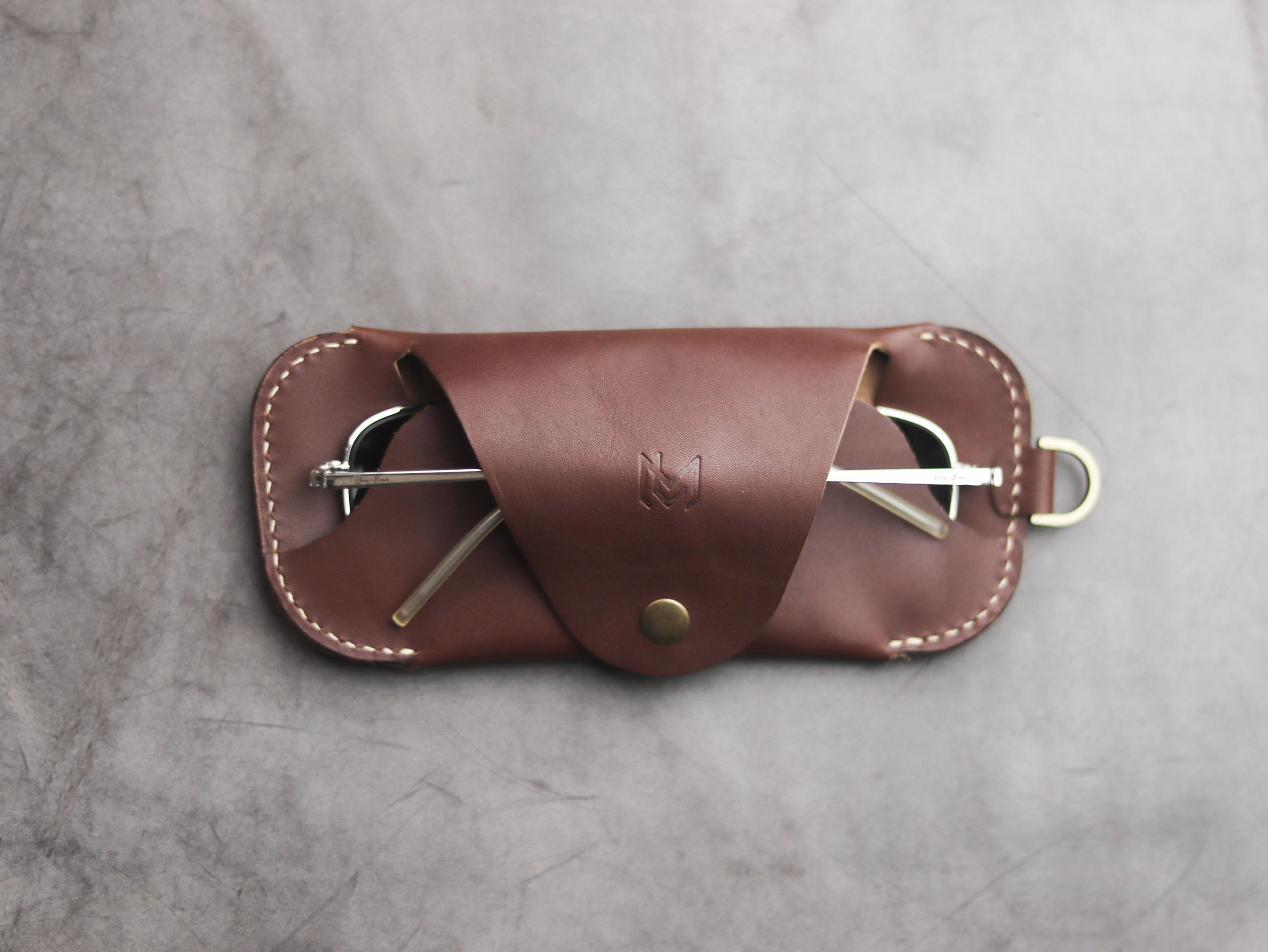 SG-2 SUNGLASSES CASE - CHESTNUT BROWN LEATHER