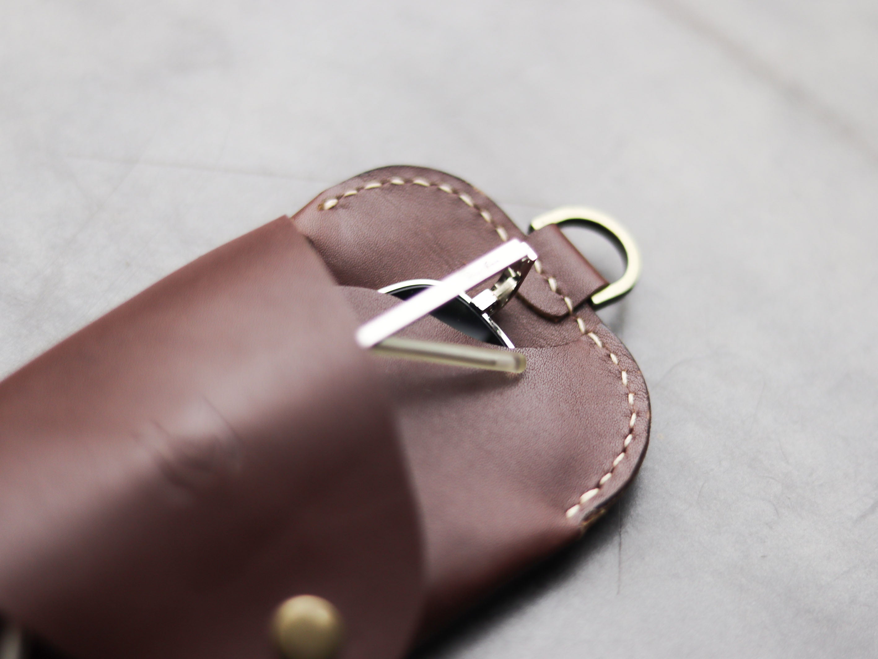 SG-2 SUNGLASSES CASE - CHESTNUT BROWN LEATHER