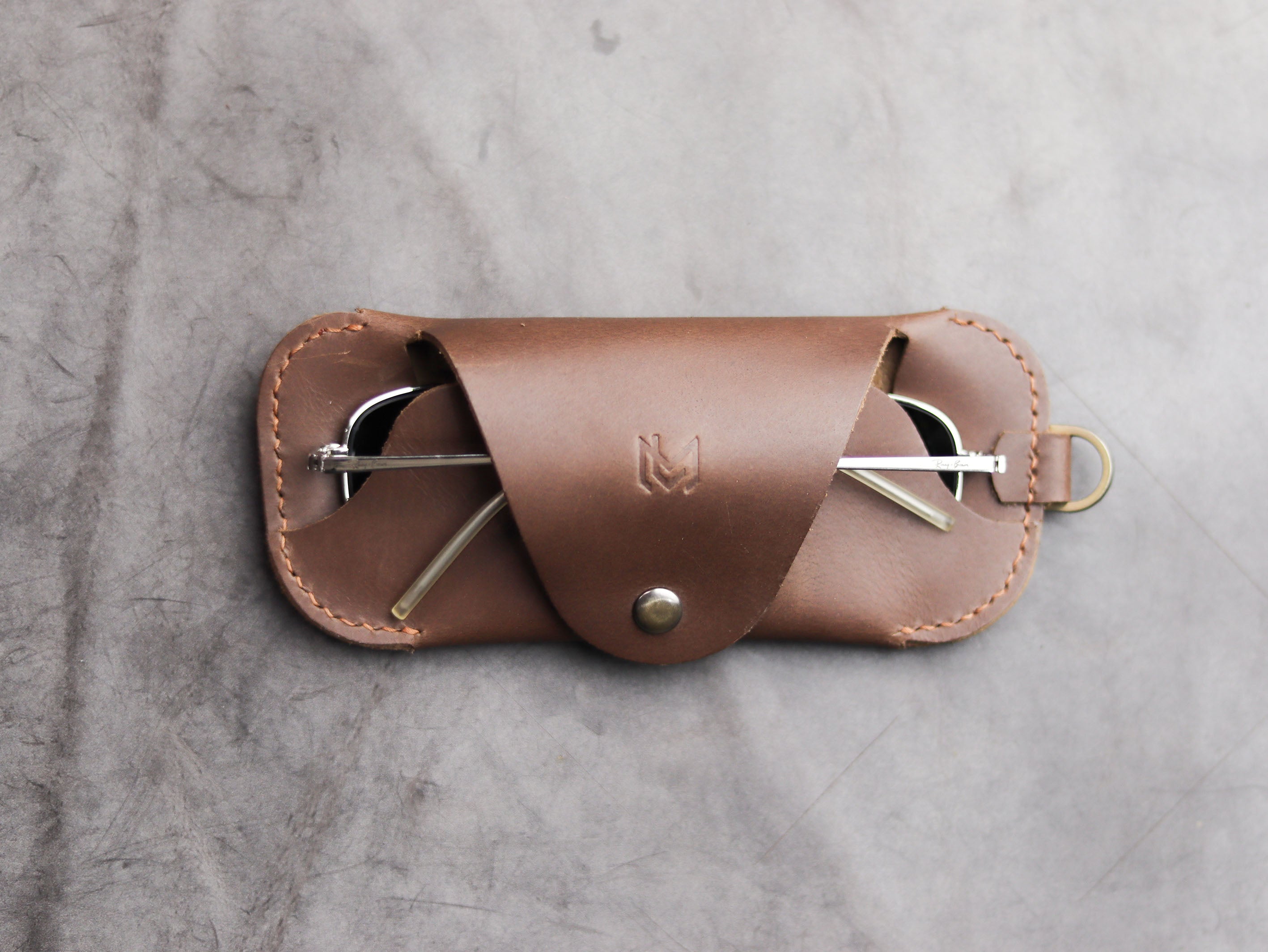 SG-2 SUNGLASSES CASE - ALMOND BROWN LEATHER