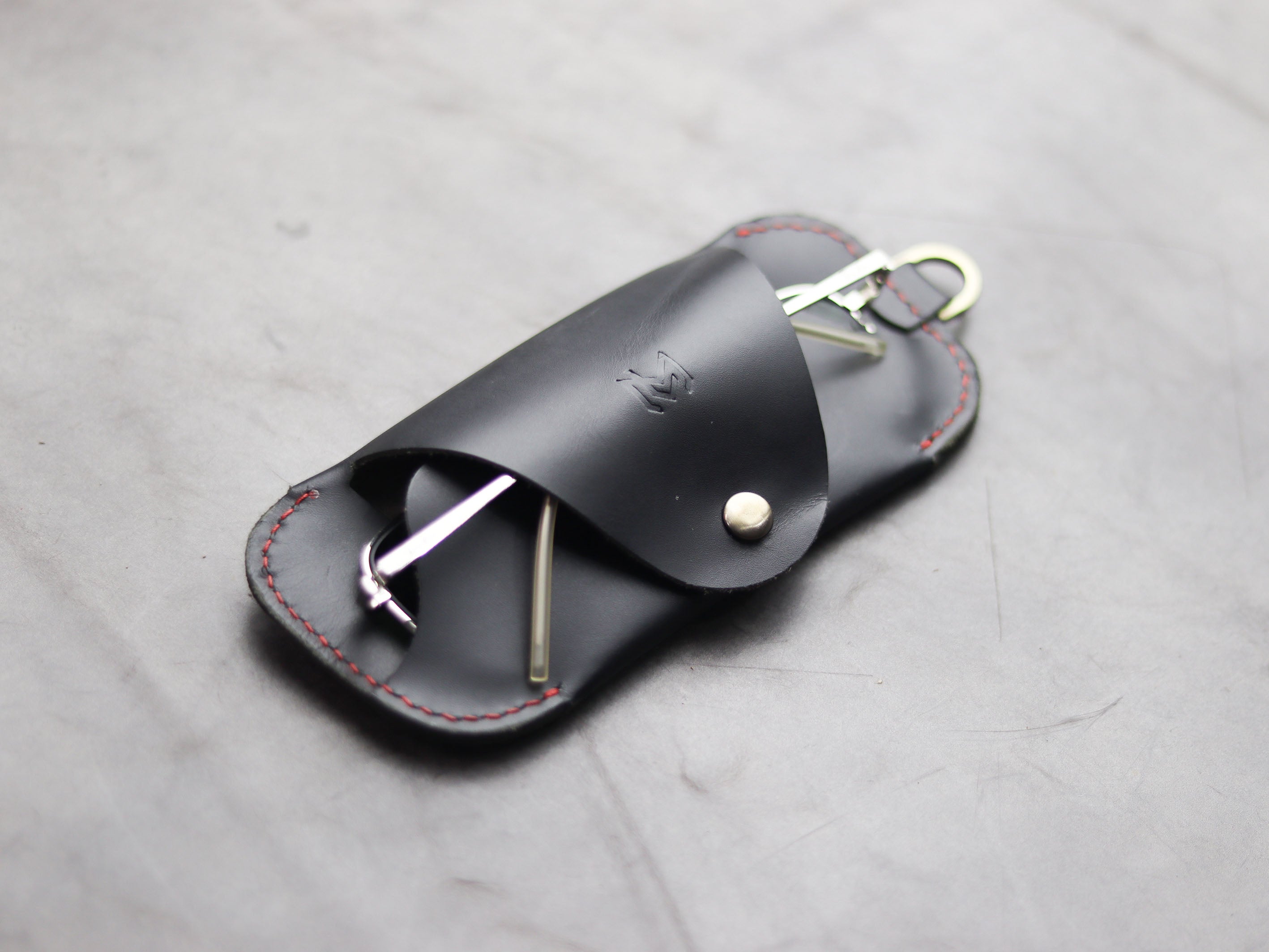 SG-2 SUNGLASSES CASE - PHANTOM BLACK LEATHER