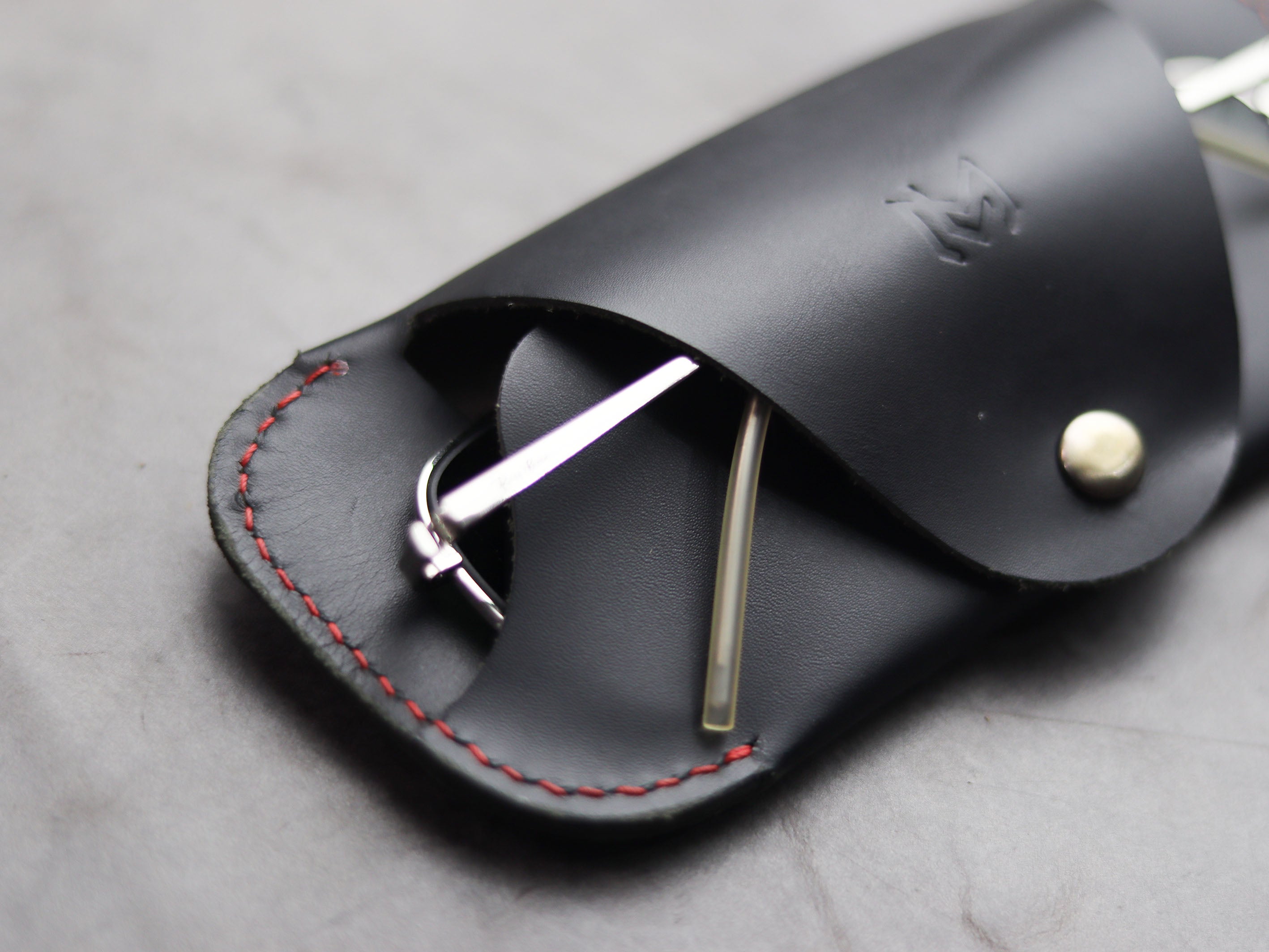 SG-2 SUNGLASSES CASE - PHANTOM BLACK LEATHER