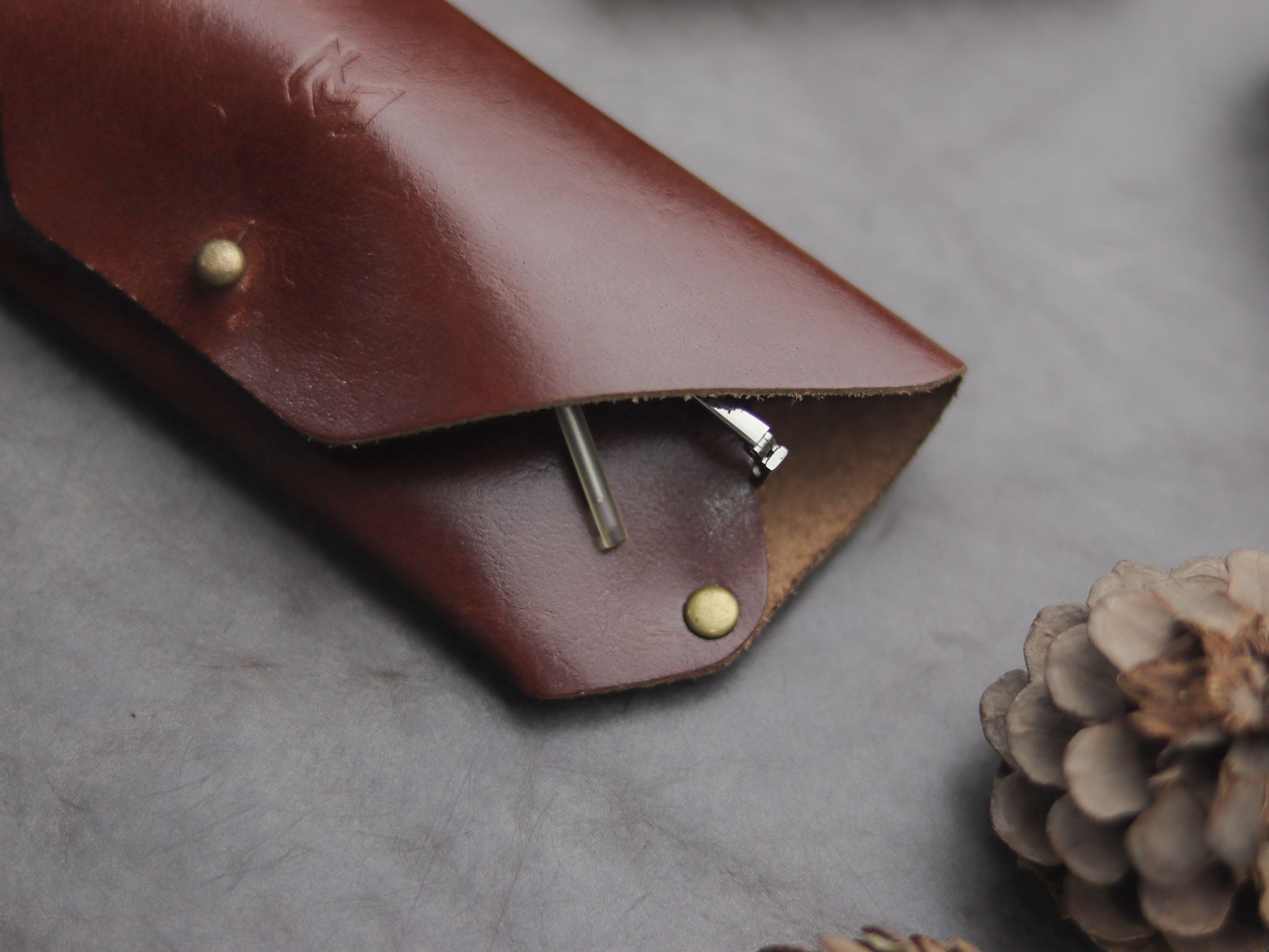 SG-1 SUNGLASSES CASE - WHISKY BROWN LEATHER