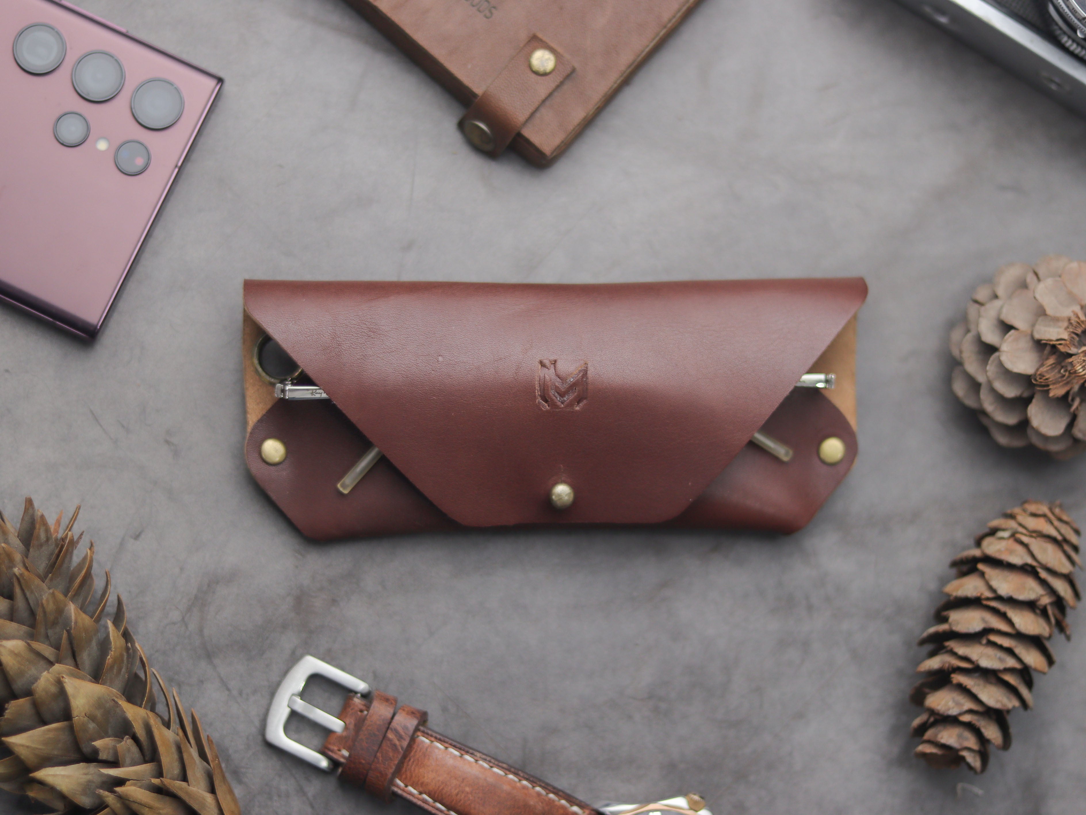 SG-1 SUNGLASSES CASE - CHESTNUT BROWN LEATHER