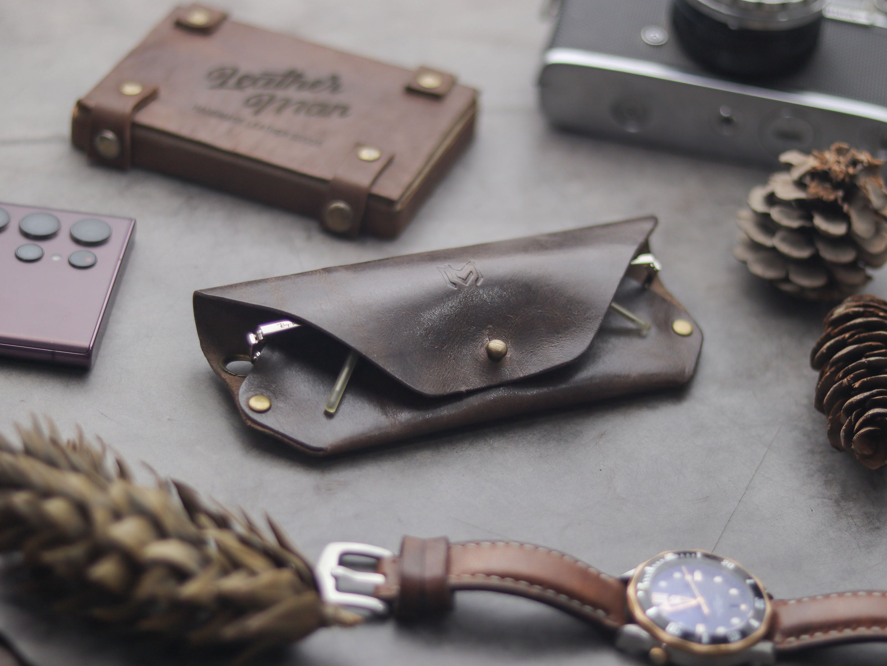 SG-1 SUNGLASSES CASE - WALNUT BROWN LEATHER