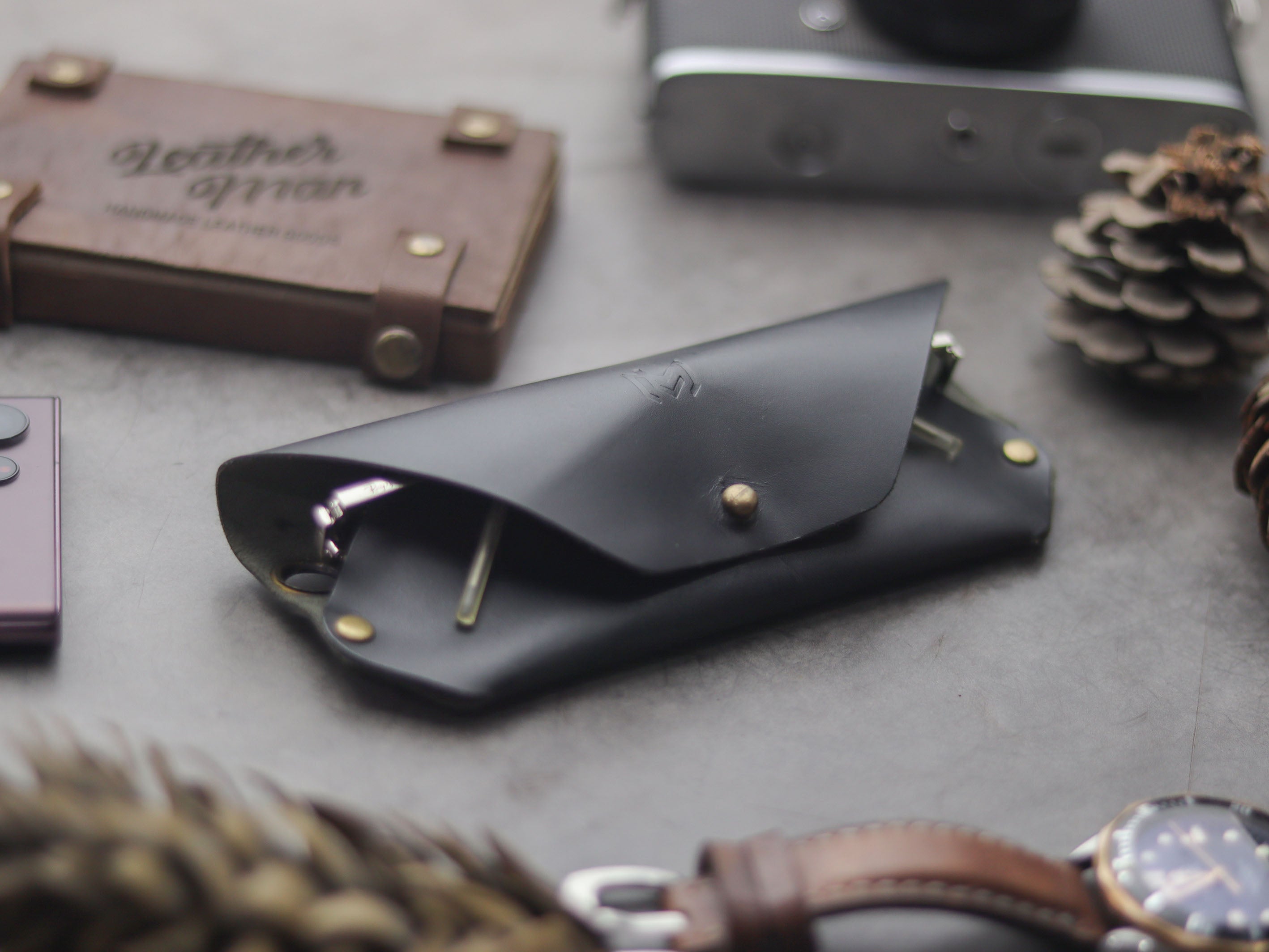 SG-1 SUNGLASSES CASE - PHANTOM BLACK LEATHER