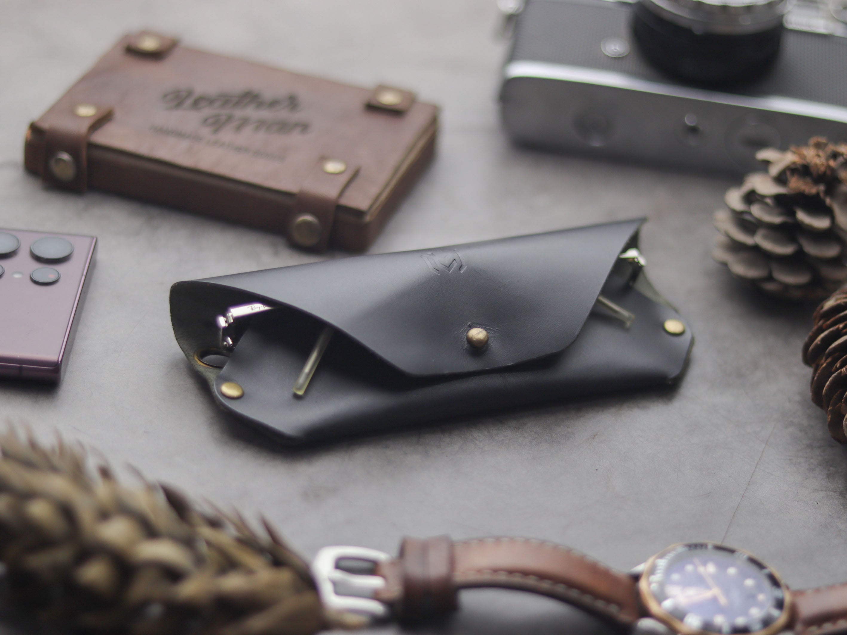 SG-1 SUNGLASSES CASE - PHANTOM BLACK LEATHER