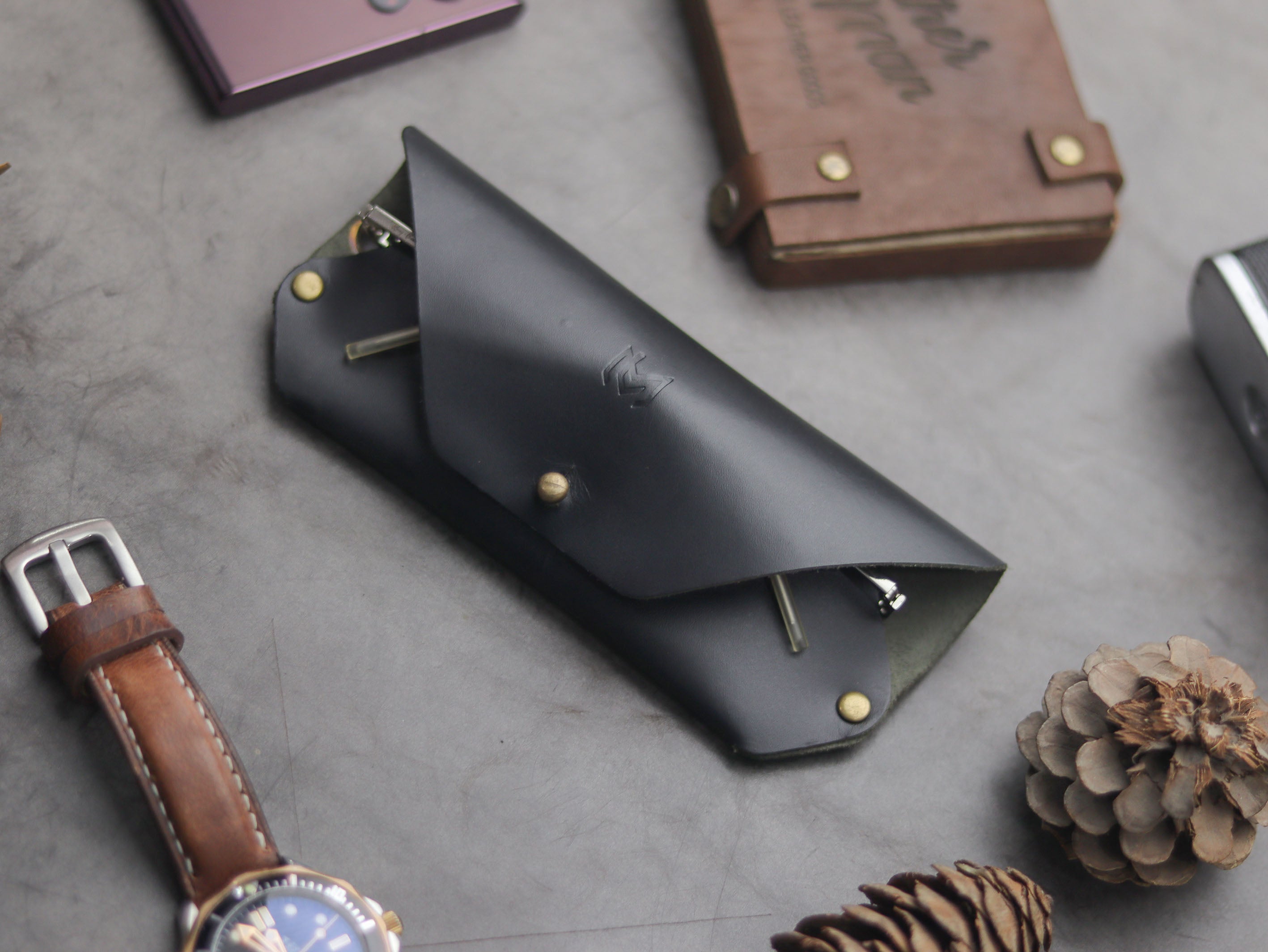 SG-1 SUNGLASSES CASE - PHANTOM BLACK LEATHER