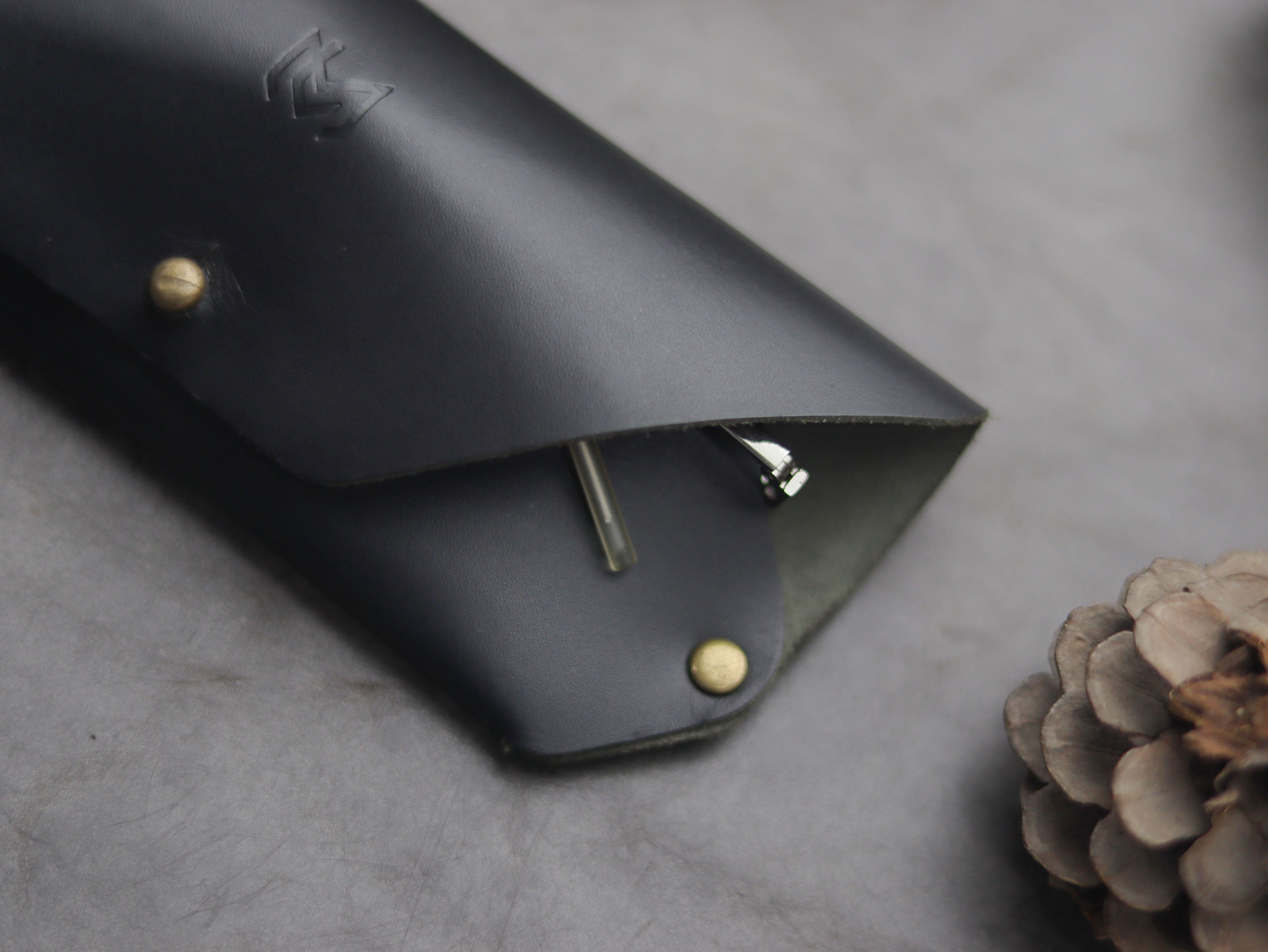 SG-1 SUNGLASSES CASE - PHANTOM BLACK LEATHER