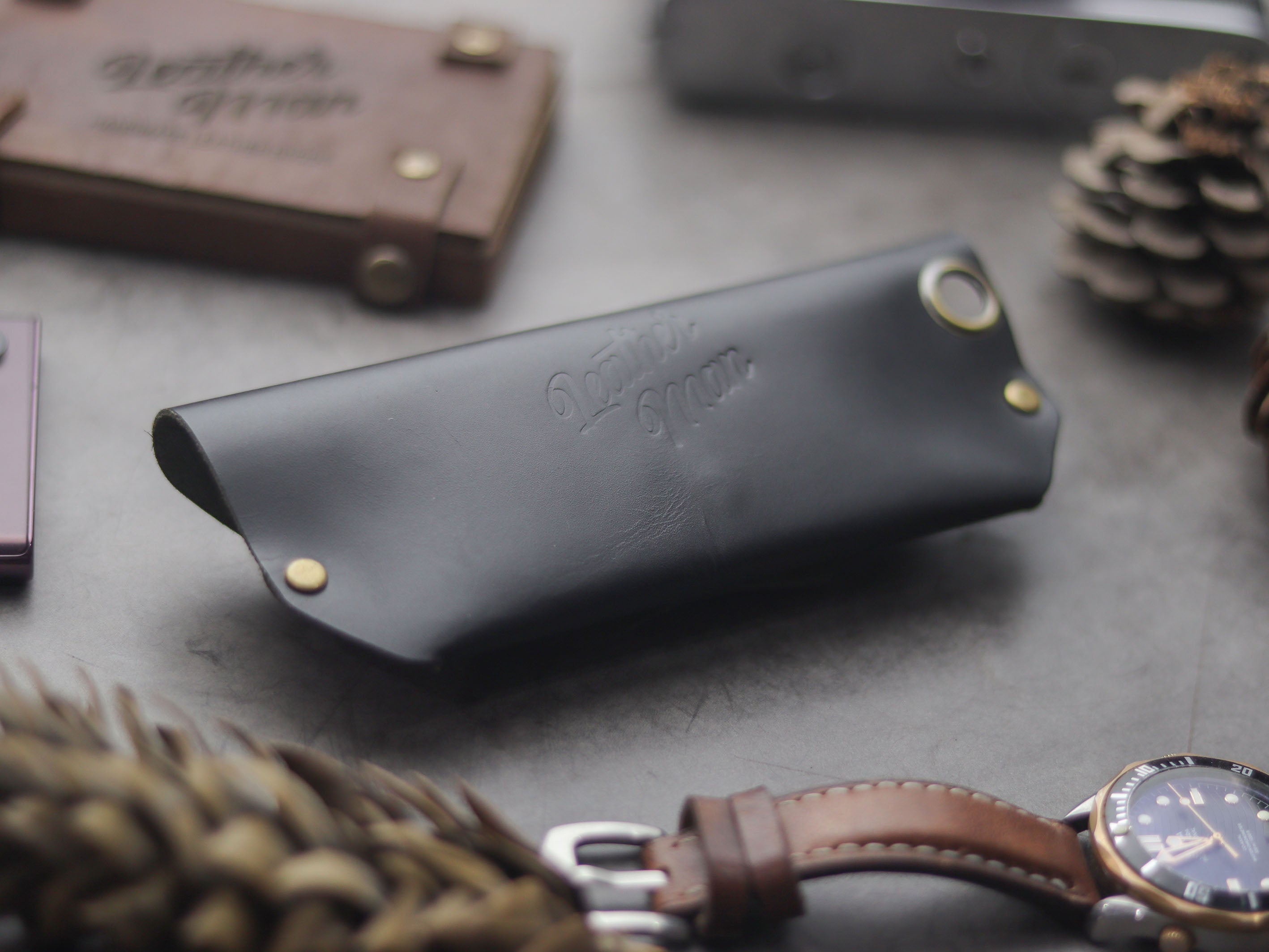 SG-1 SUNGLASSES CASE - PHANTOM BLACK LEATHER