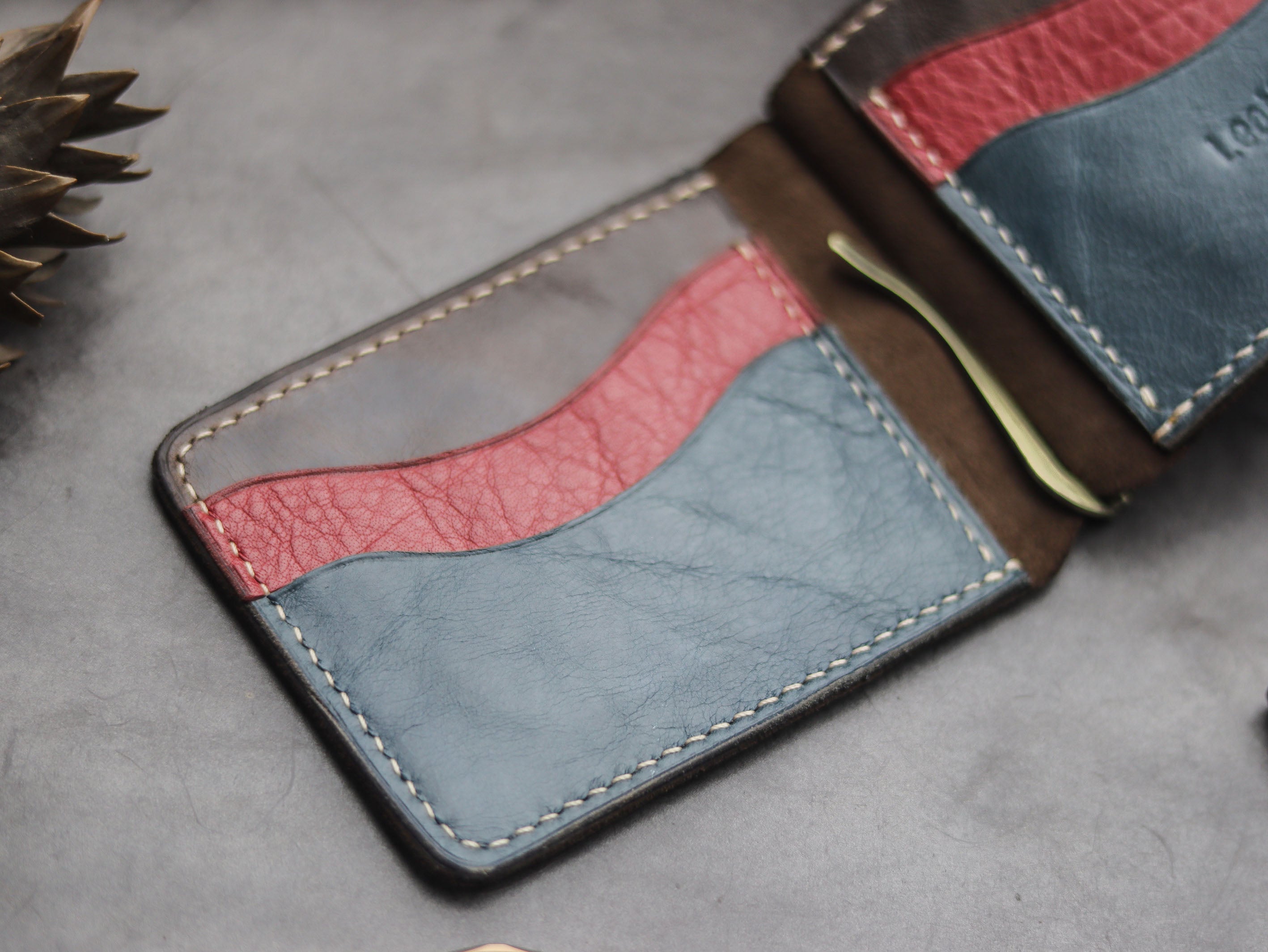 HASPER - CLIPPER WALLET WALNUT, RED & DEEP BLUE LEATHER