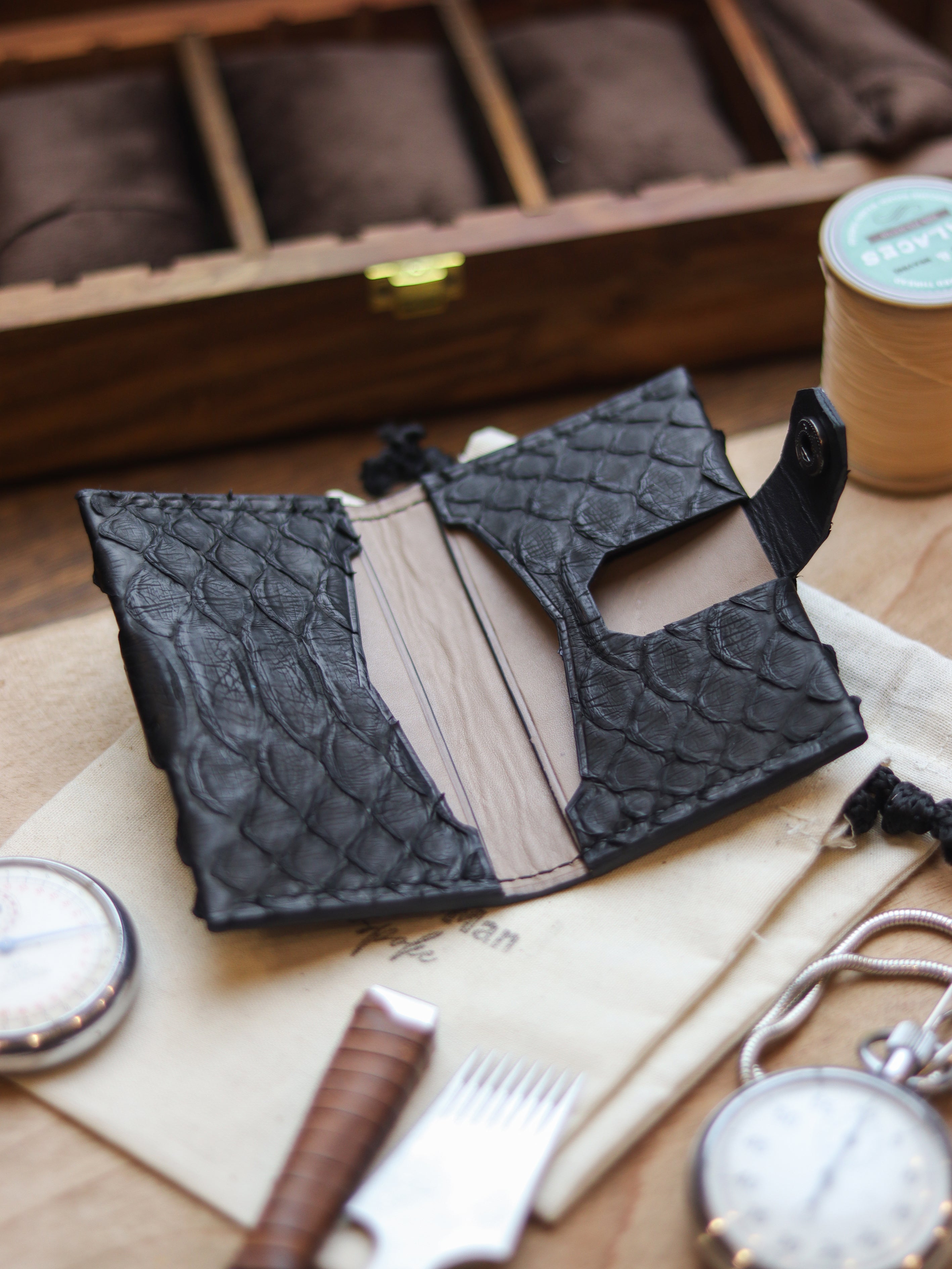 FRANKENSTINE - RAVEN BLACK PYTHON SKIN