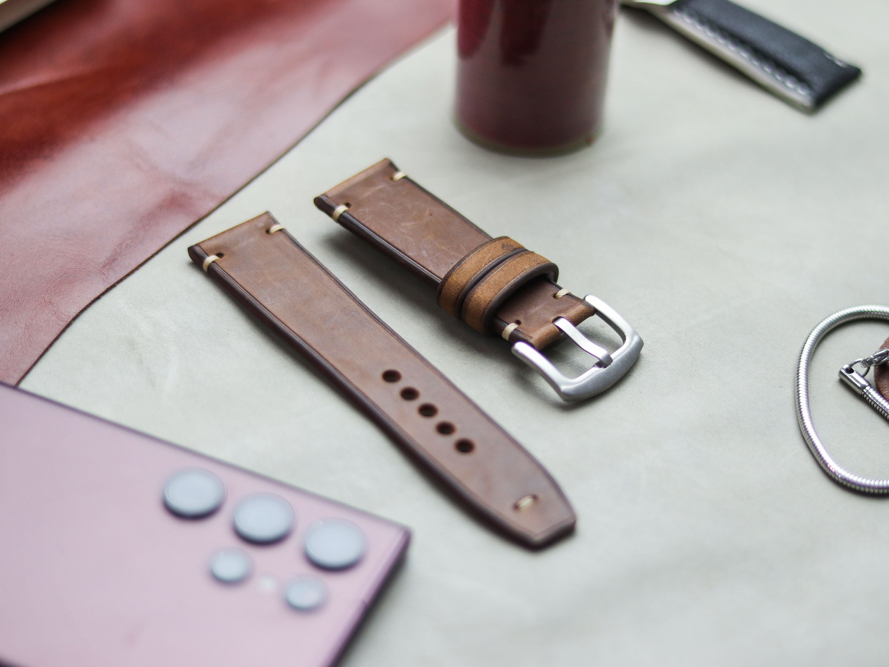 RUSTY BROWN HAND-CRAFTED WATCH STRAPS - MINIMAL STITCHED
