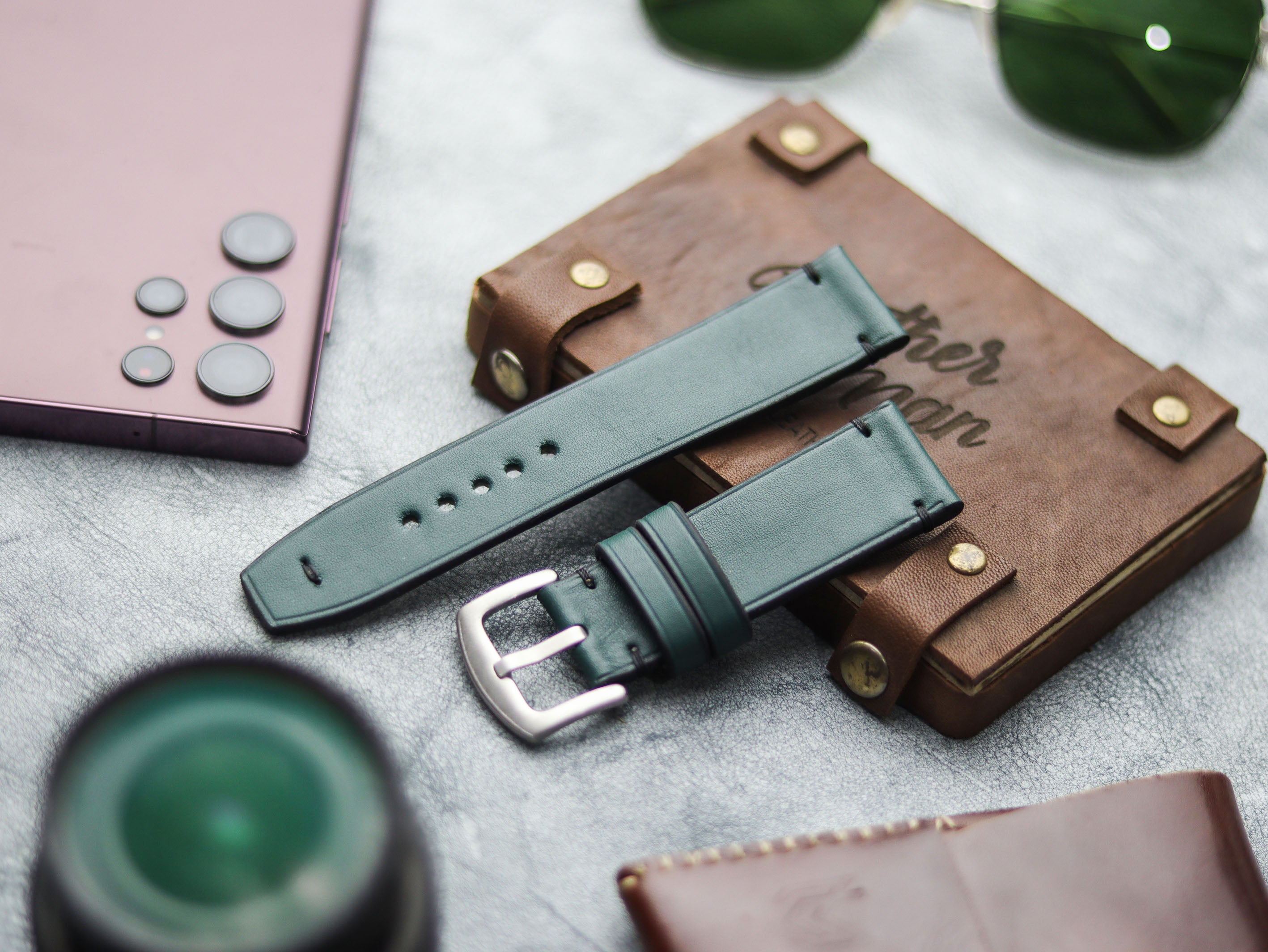 SACRAMENTO GREEN HAND-CRAFTED WATCH STRAPS - MINIMAL STITCHED