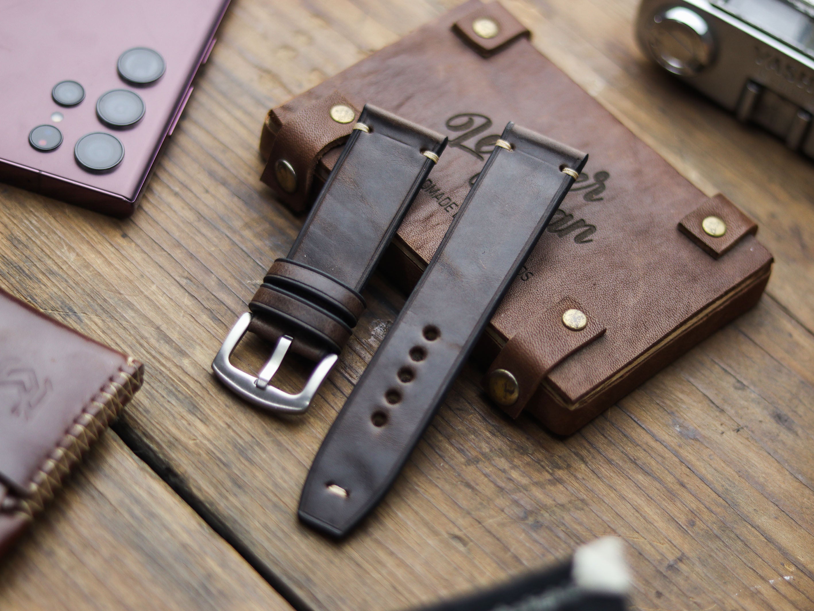 WALNUT BROWN HAND-CRAFTED WATCH STRAPS - MINIMAL STITCHED