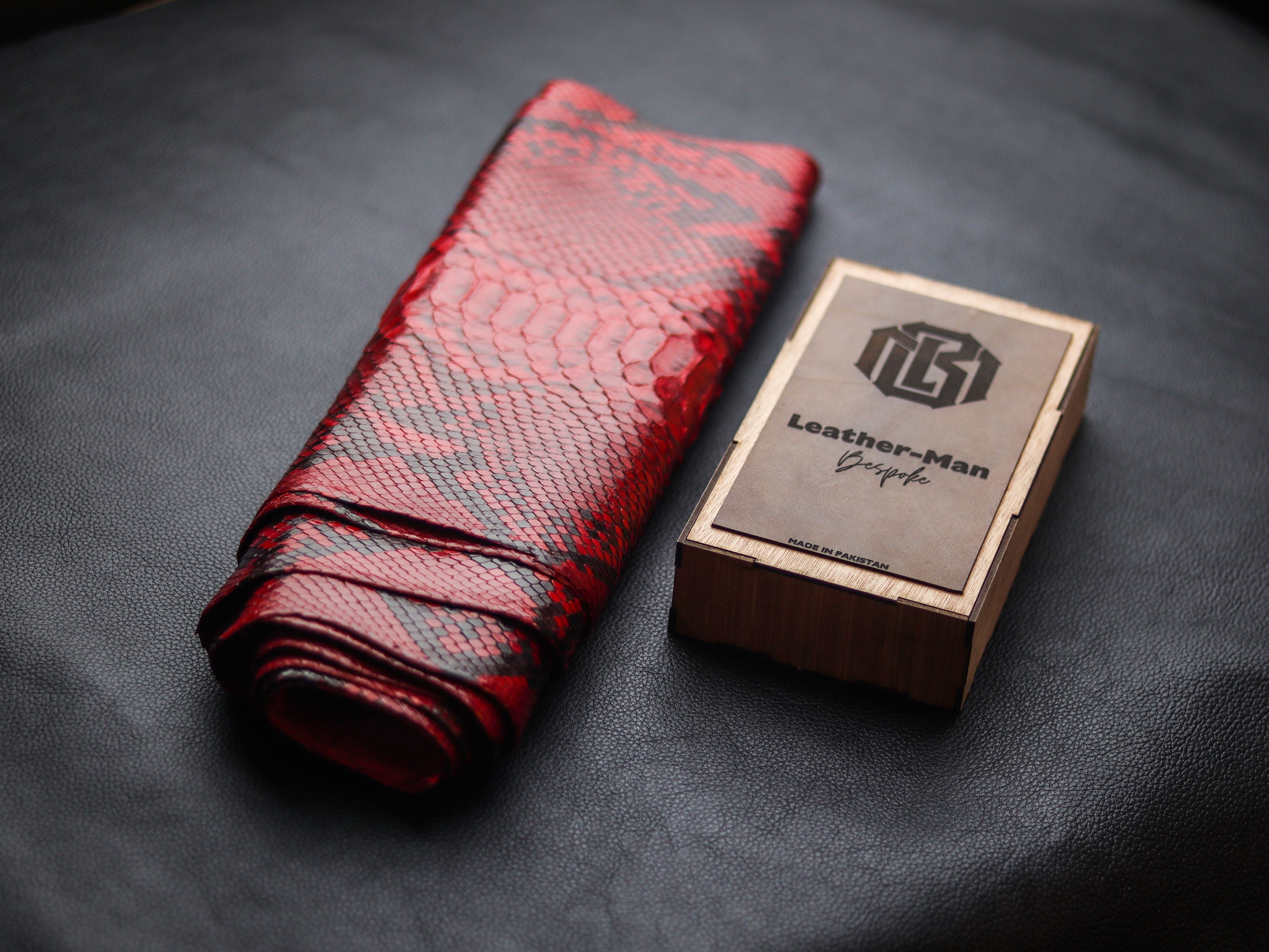 ARTEMUS - BIFOLD WALLET VENETIAN RED PYTHON SKIN