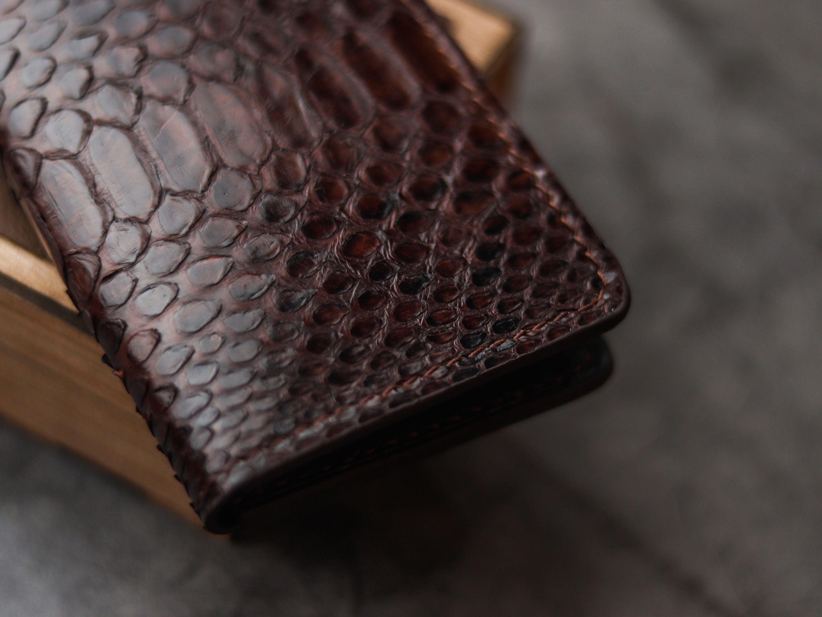 ARTEMUS - BIFOLD WALLET PECAN BROWN PYTHON SKIN