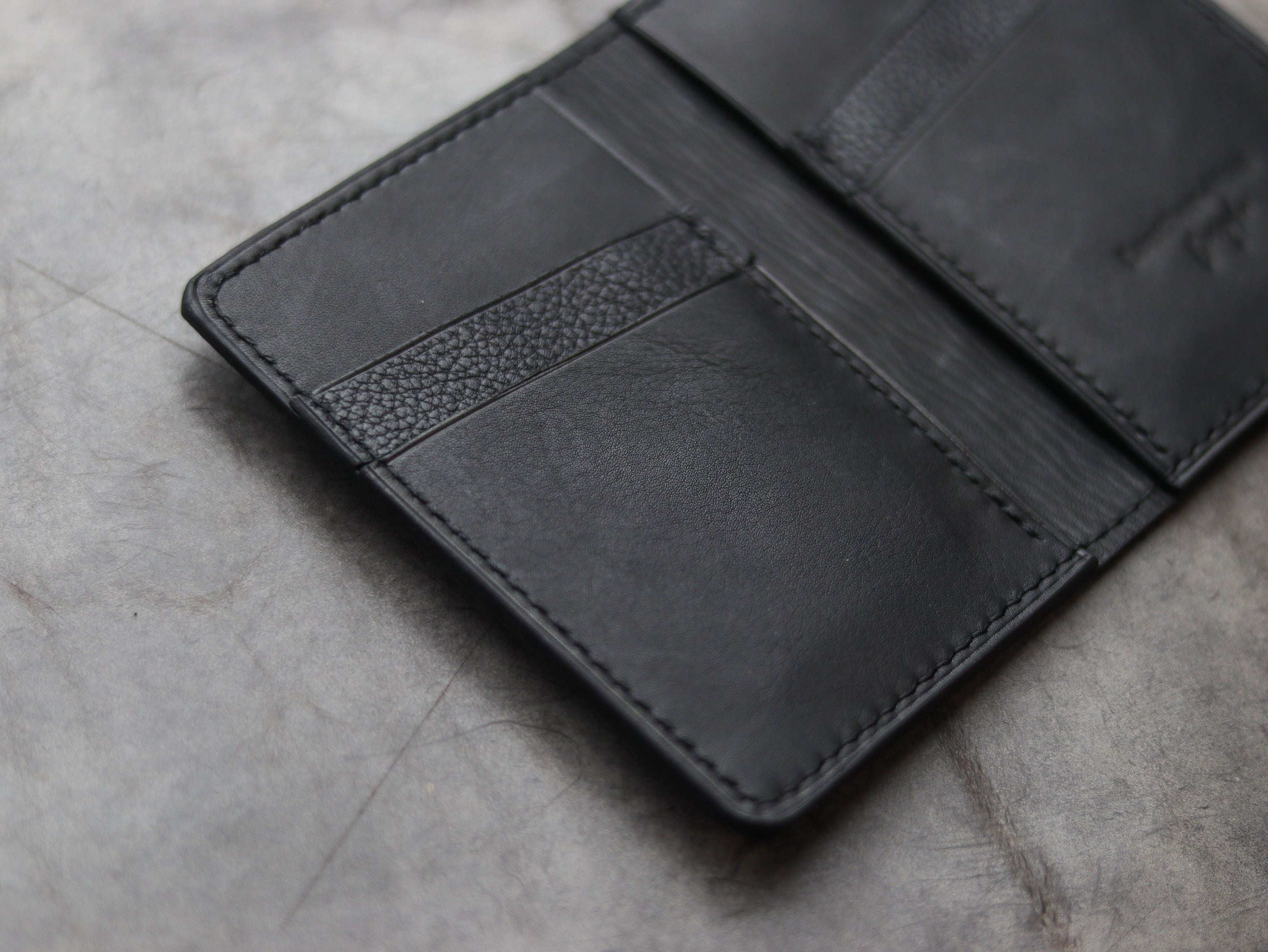 \ARTEMUS - BIFOLD WALLET JUNIPER GREEN PYTHON SKIN