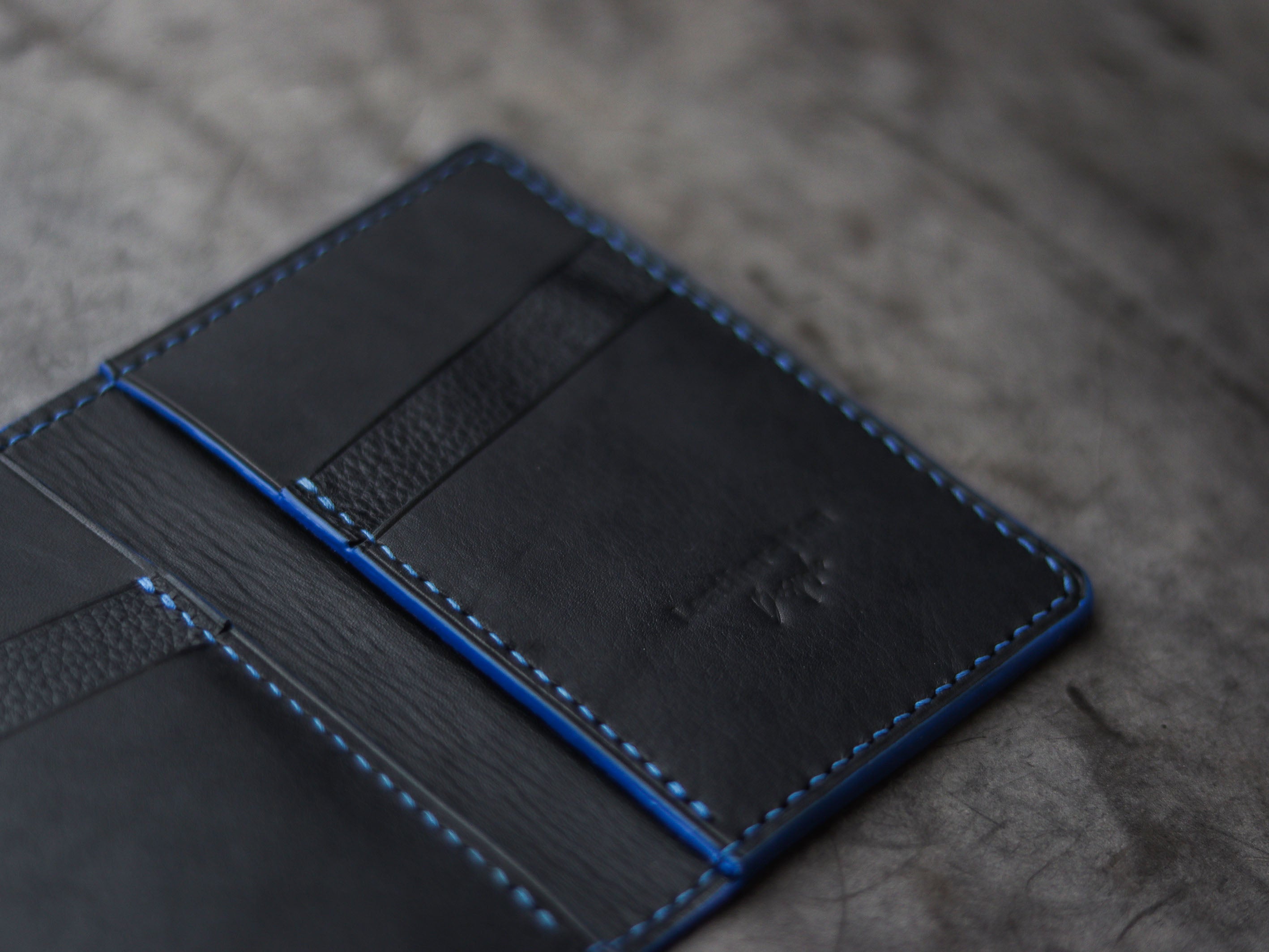 ARTEMUS - BIFOLD WALLET CERULEAN BLUE PYTHON SKIN