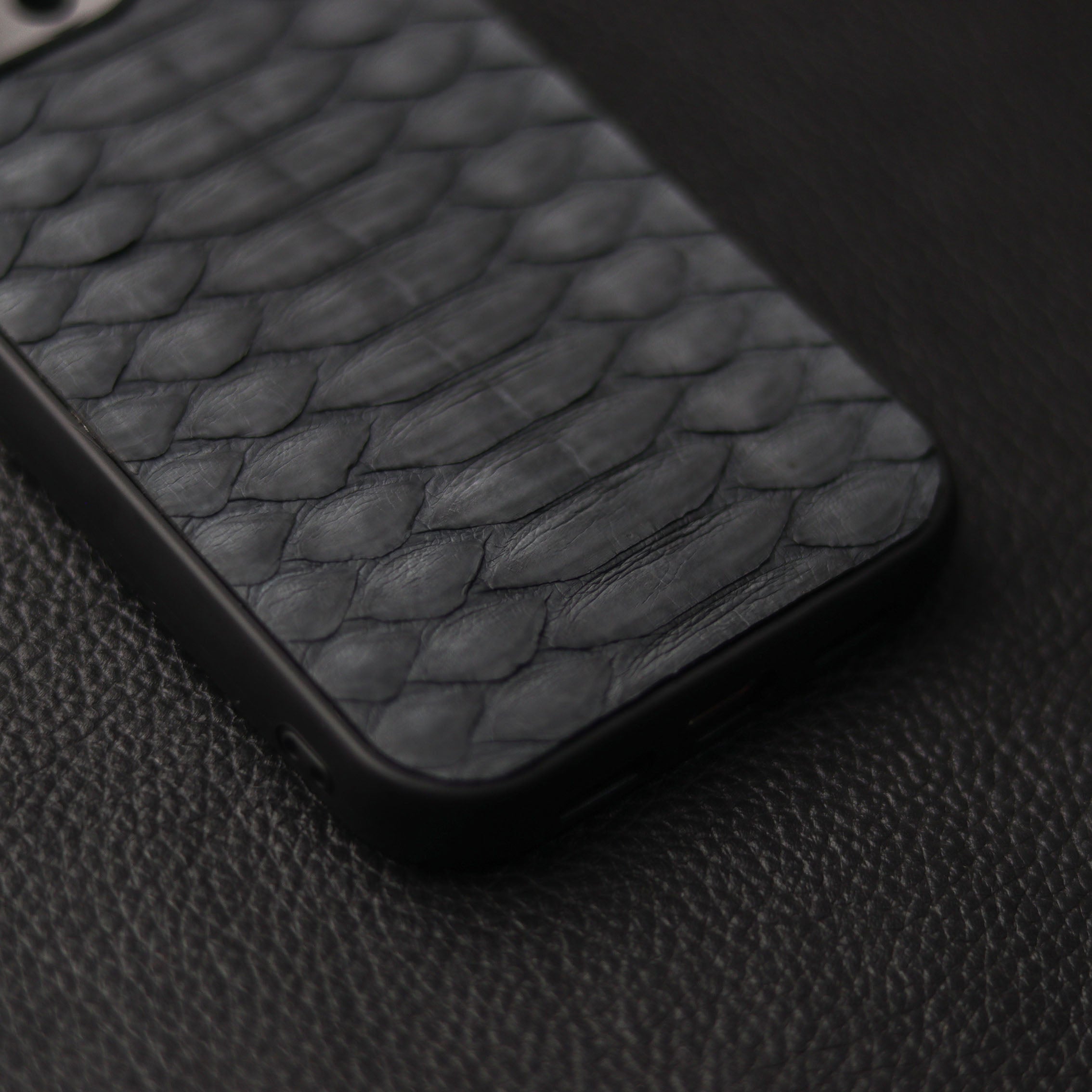SLATE GRAY PYTHON SKIN PHONE CASE (CENTER SCALES)