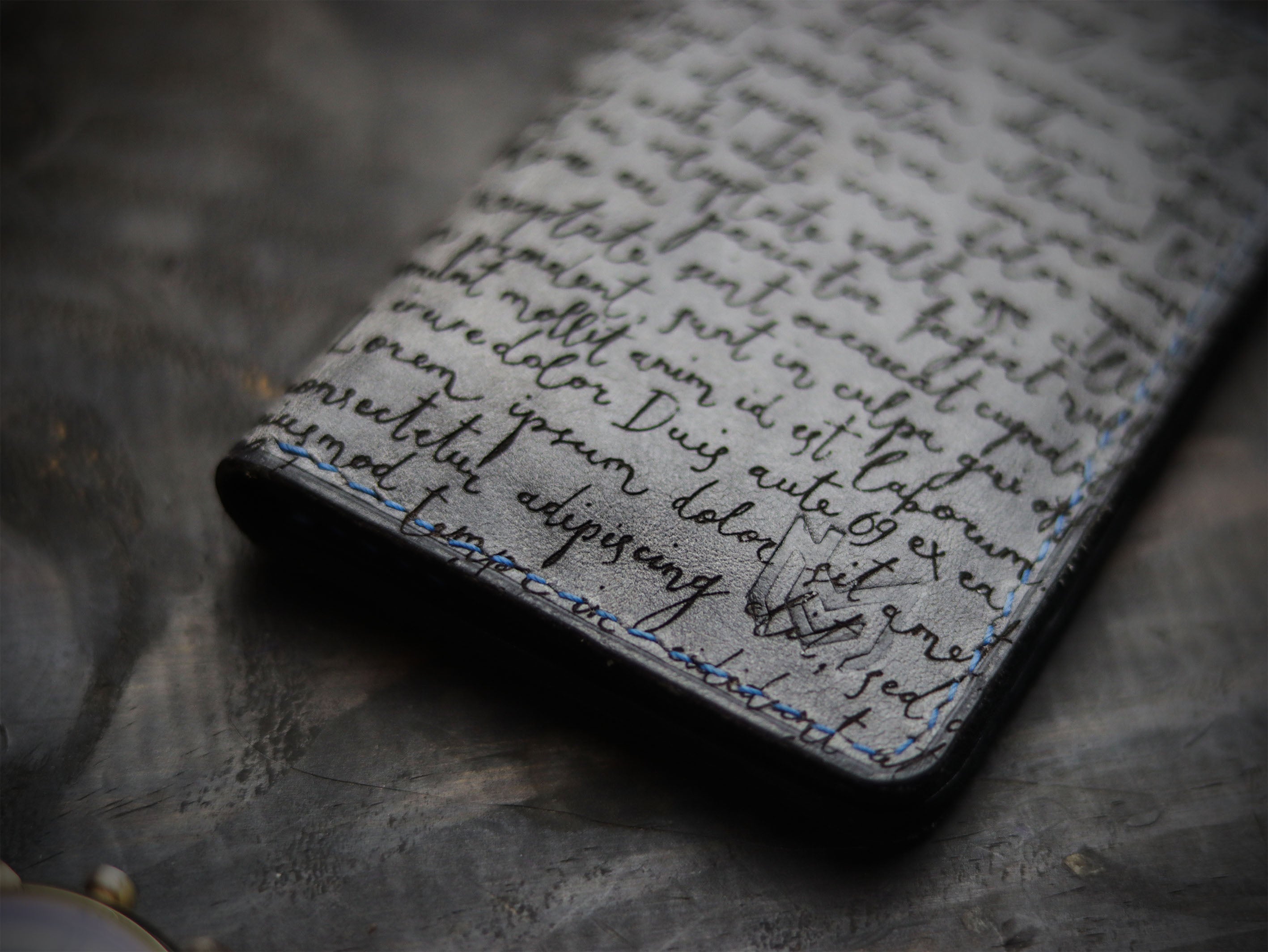 ARTEMUS - STONE BLUE (ENGRAVED)