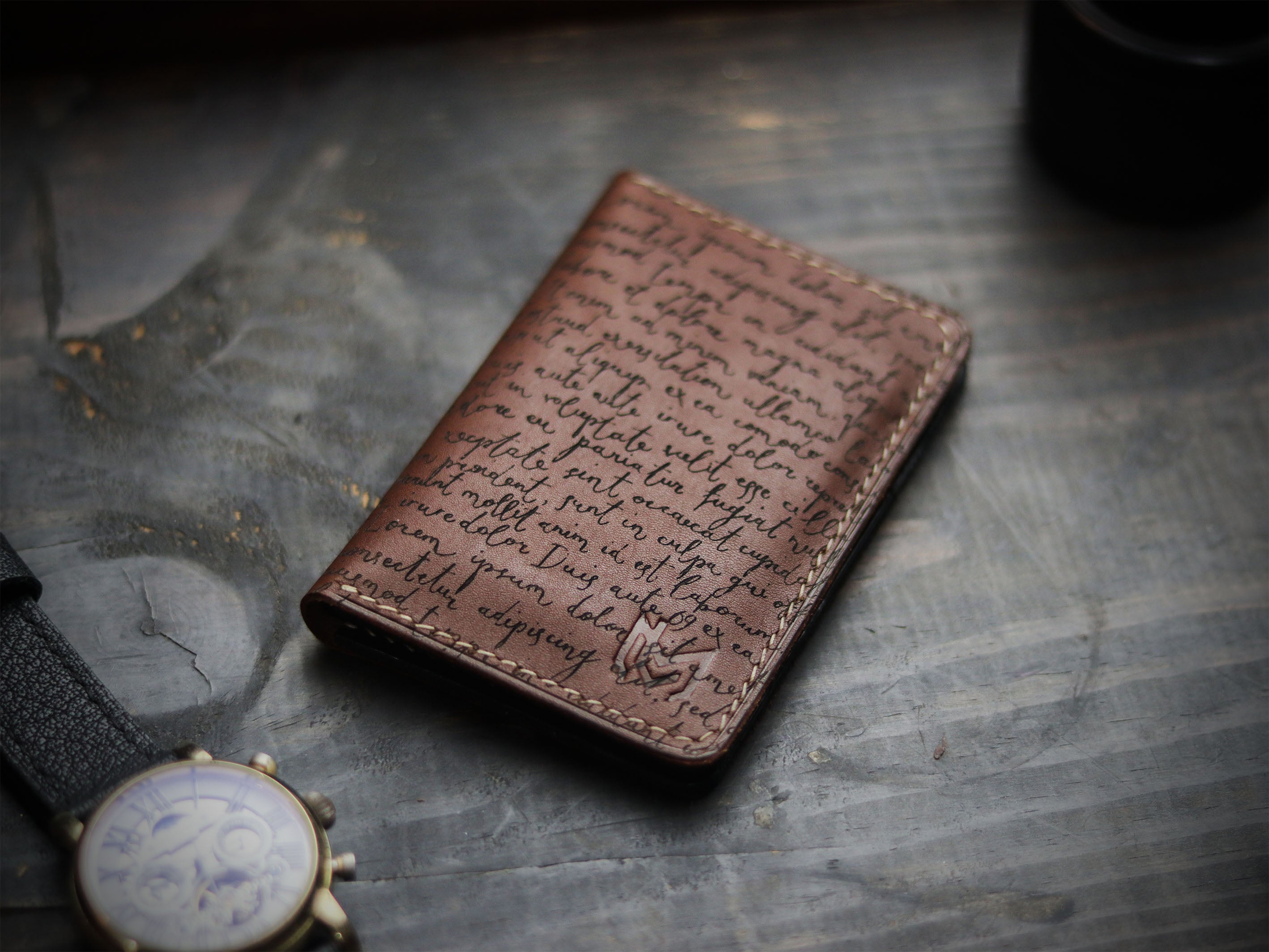 ARTEMUS - CHESTNUT BROWN (ENGRAVED)