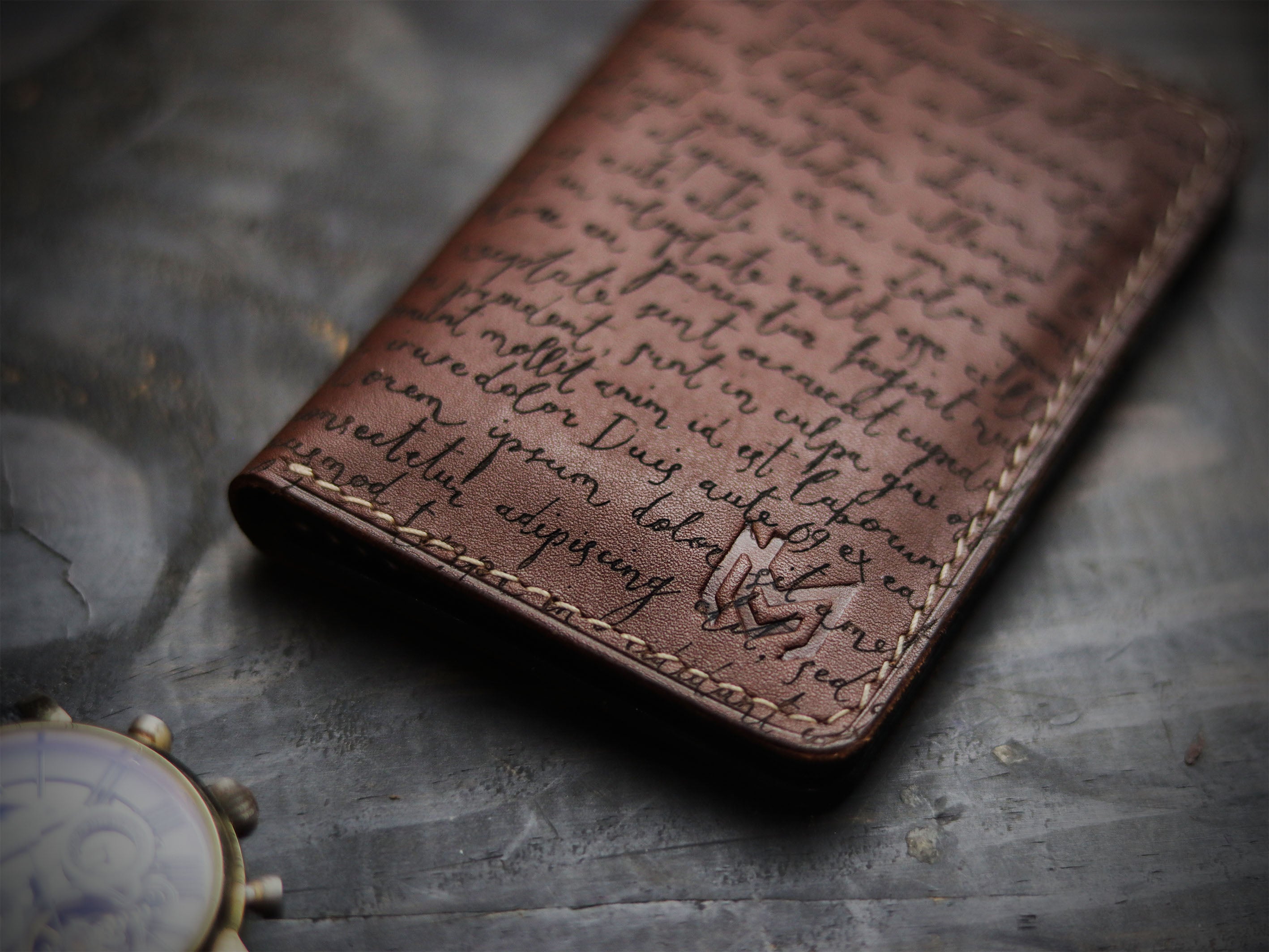 ARTEMUS - CHESTNUT BROWN (ENGRAVED)