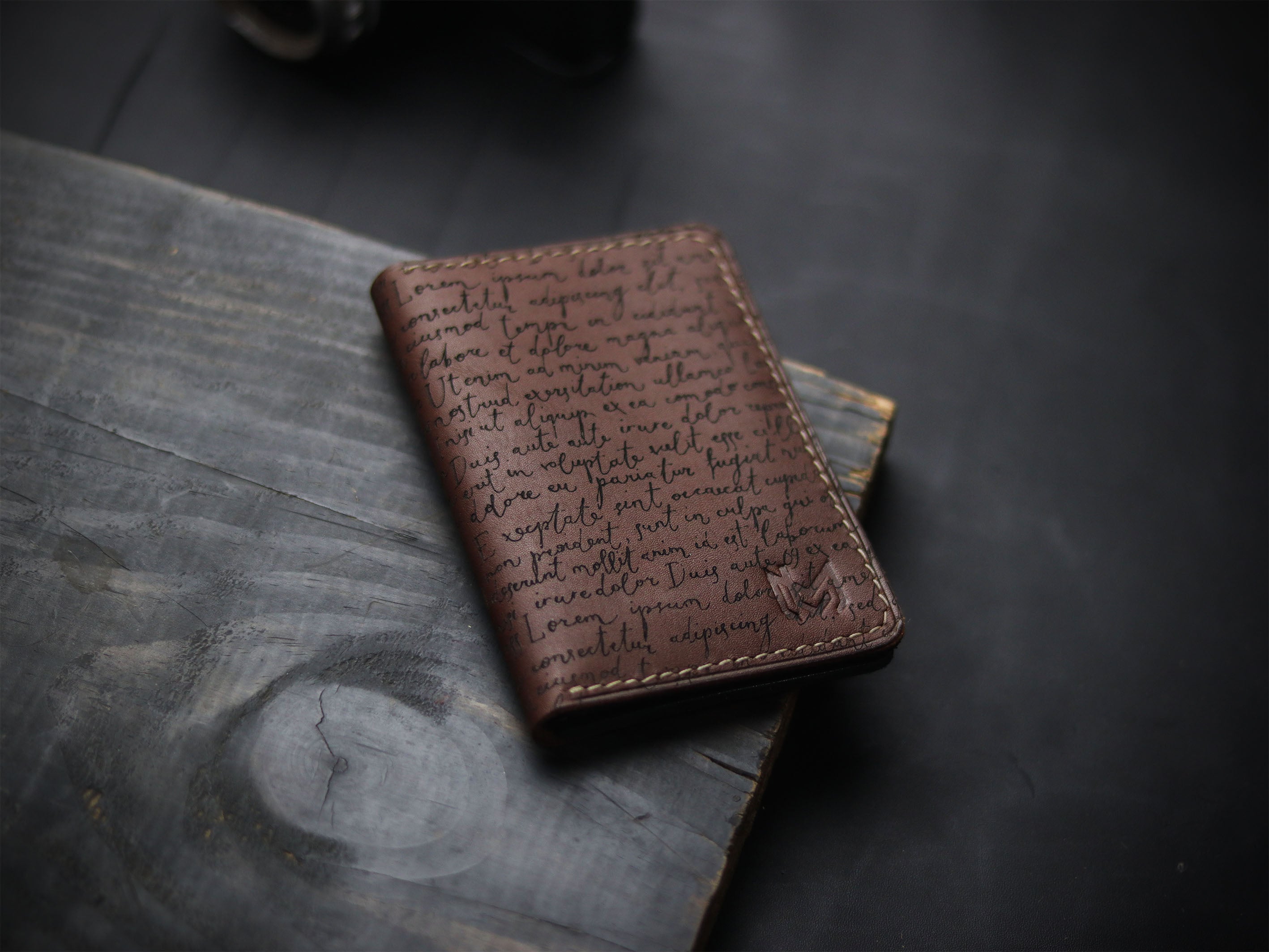 ARTEMUS - CHESTNUT BROWN (ENGRAVED)