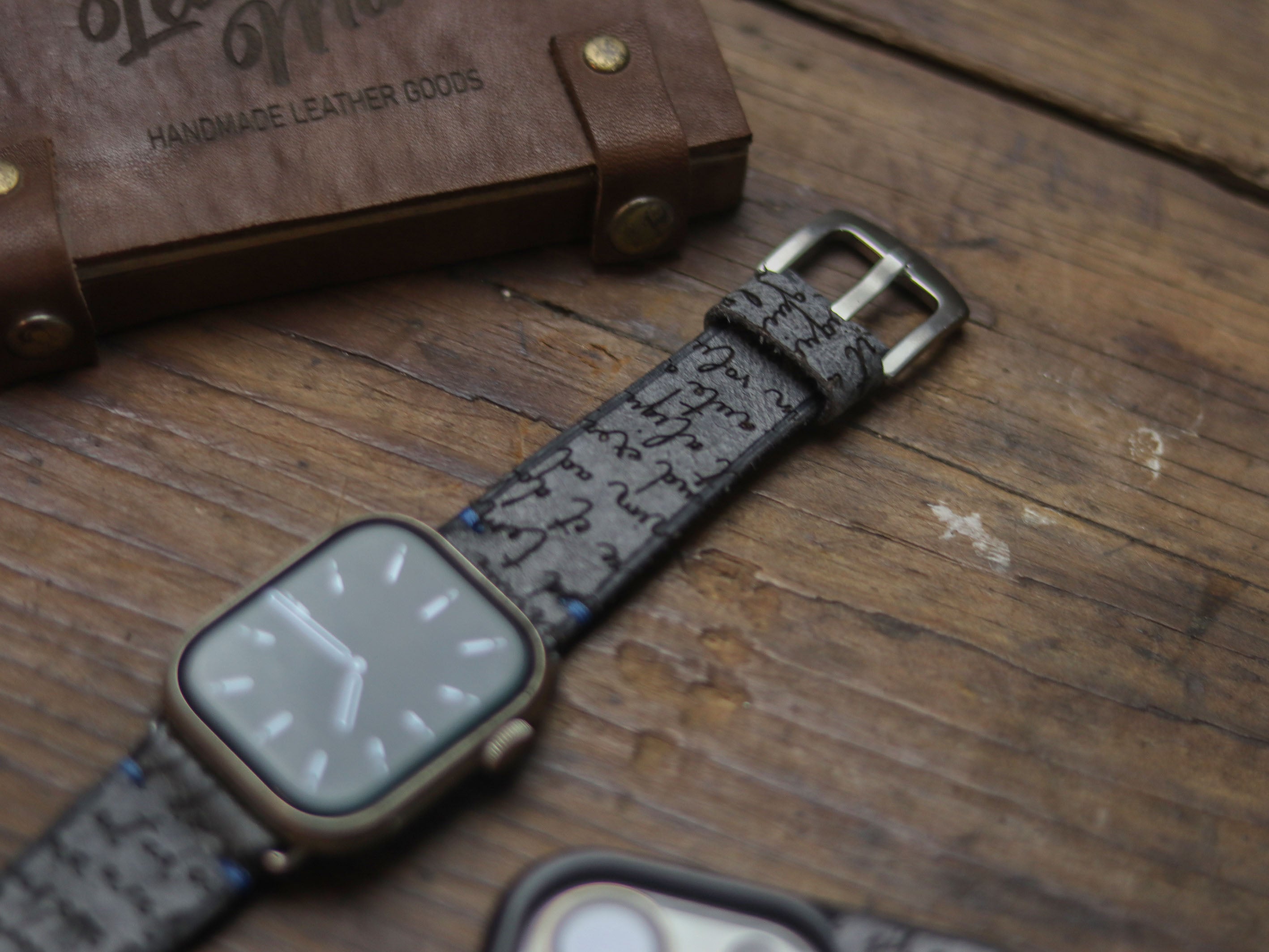 E3 ENGRAVED HAND-CRAFTED APPLE STRAPS - STONE BLUE