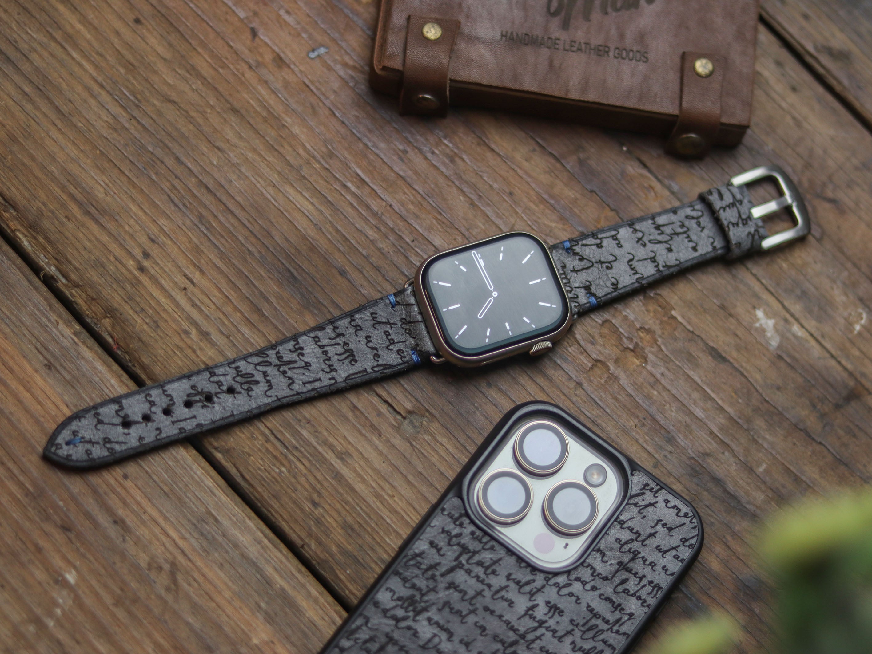 E3 ENGRAVED HAND-CRAFTED APPLE STRAPS - STONE BLUE