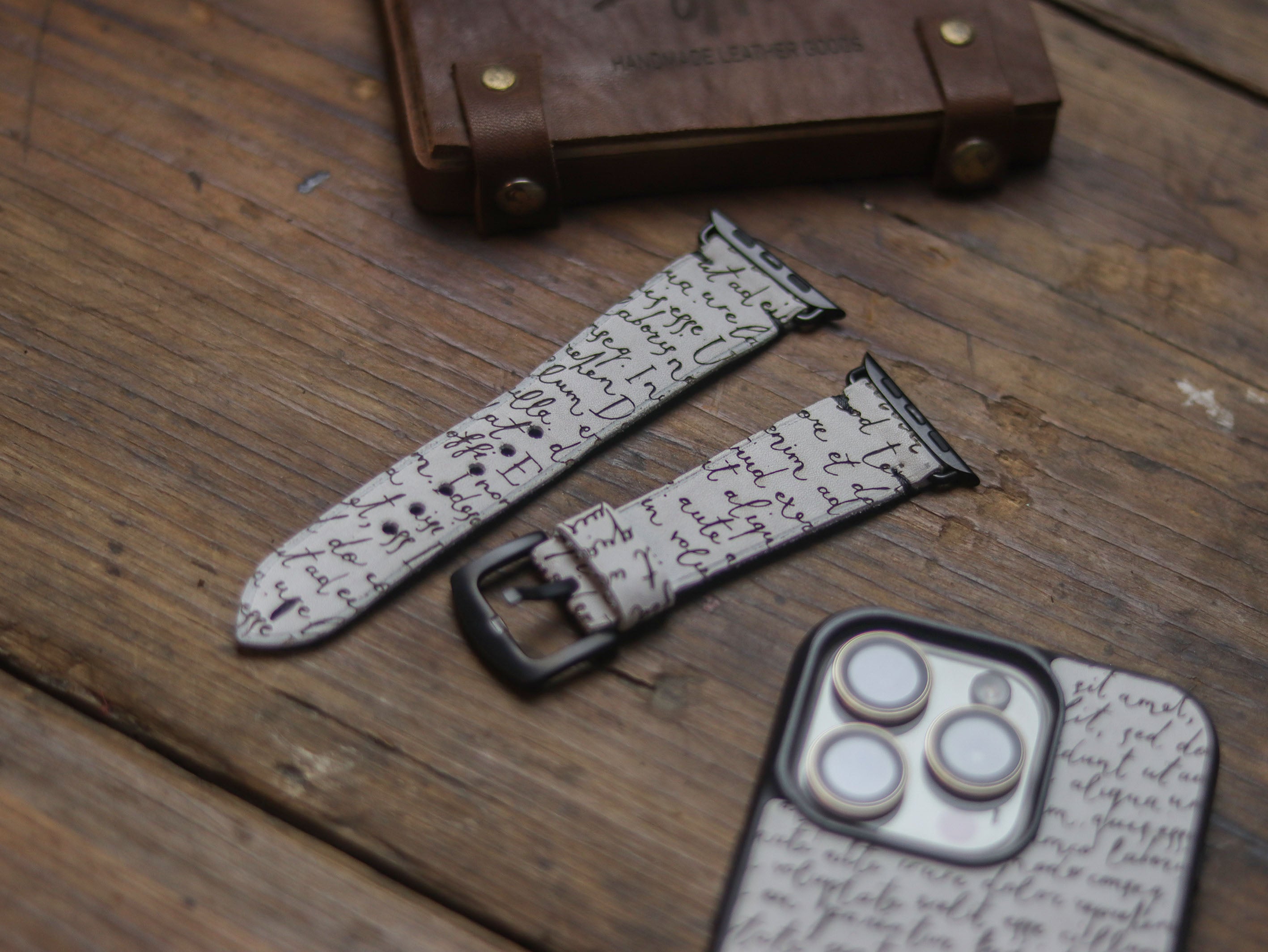 E3 ENGRAVED HAND-CRAFTED APPLE STRAPS - SNOW WHITE