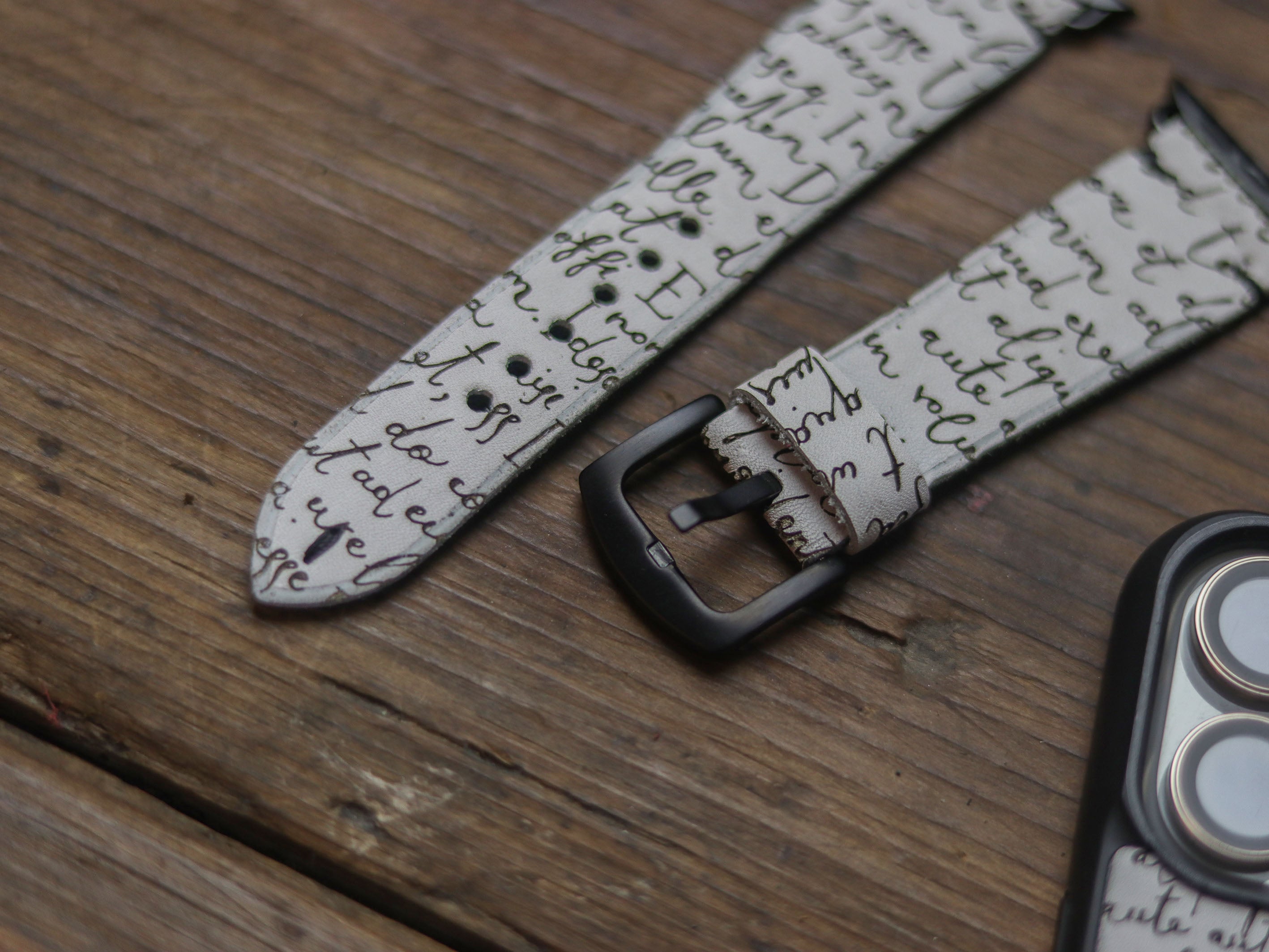 E3 ENGRAVED HAND-CRAFTED APPLE STRAPS - SNOW WHITE