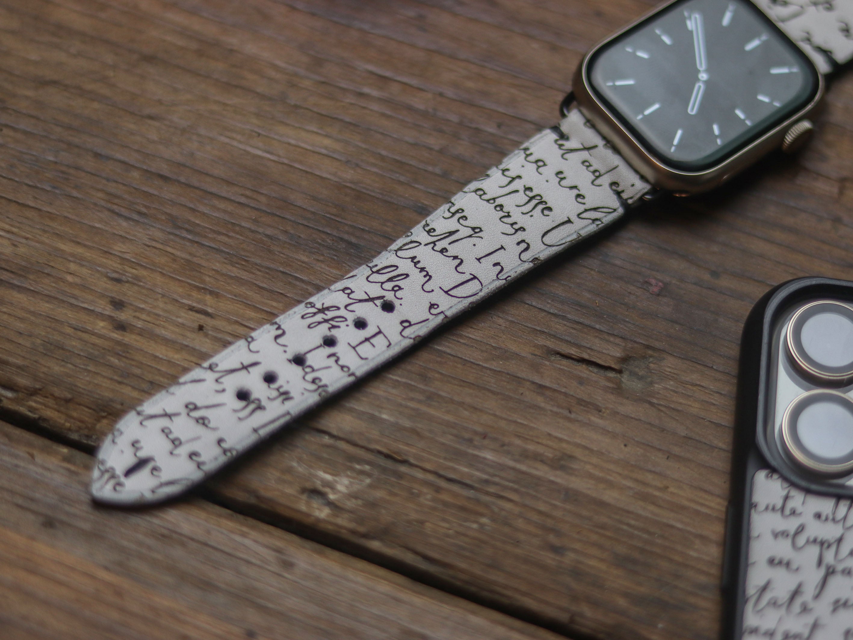 E3 ENGRAVED HAND-CRAFTED APPLE STRAPS - SNOW WHITE