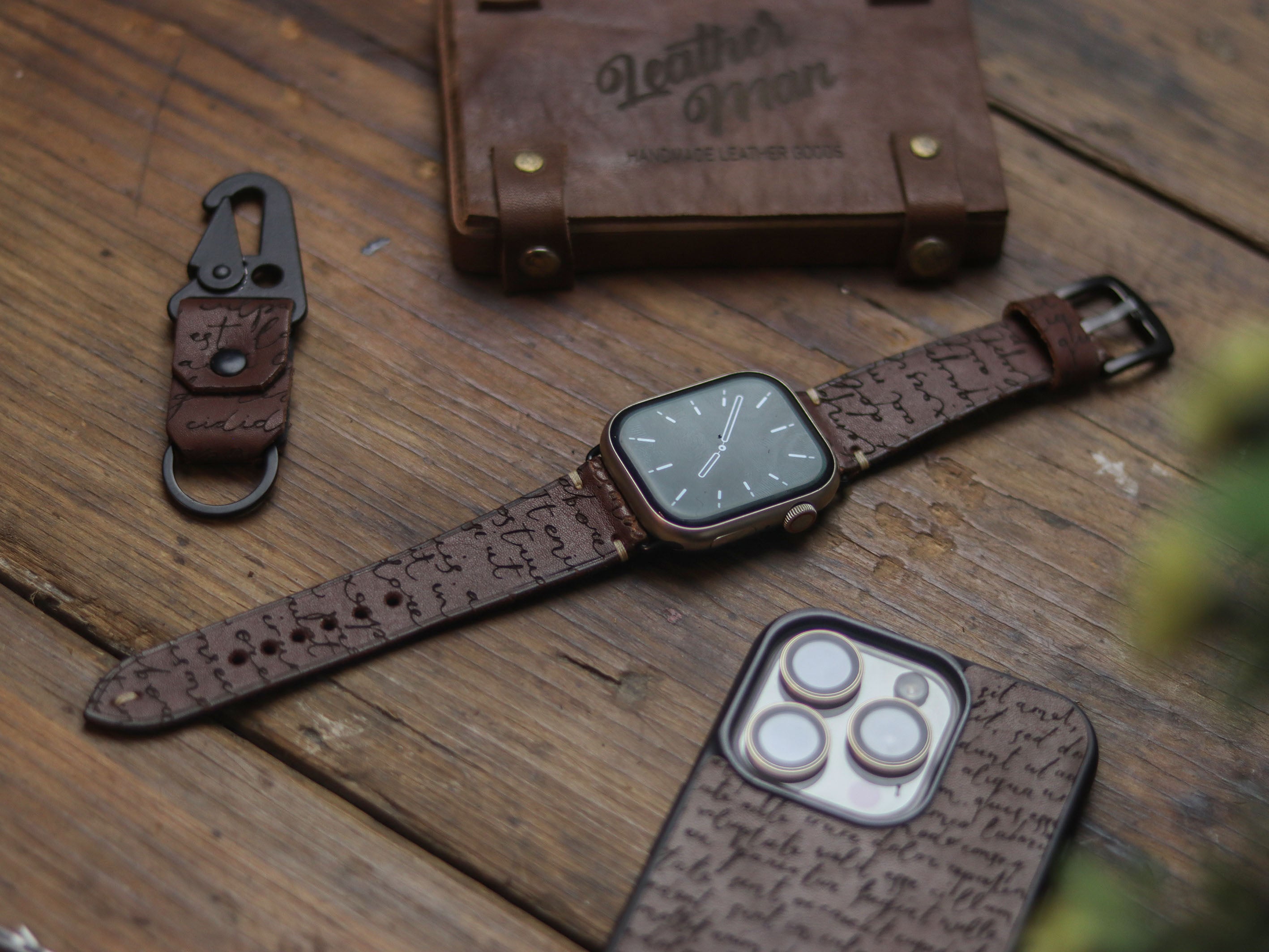 E3 ENGRAVED HAND-CRAFTED APPLE STRAPS - CHESTNUT BROWN
