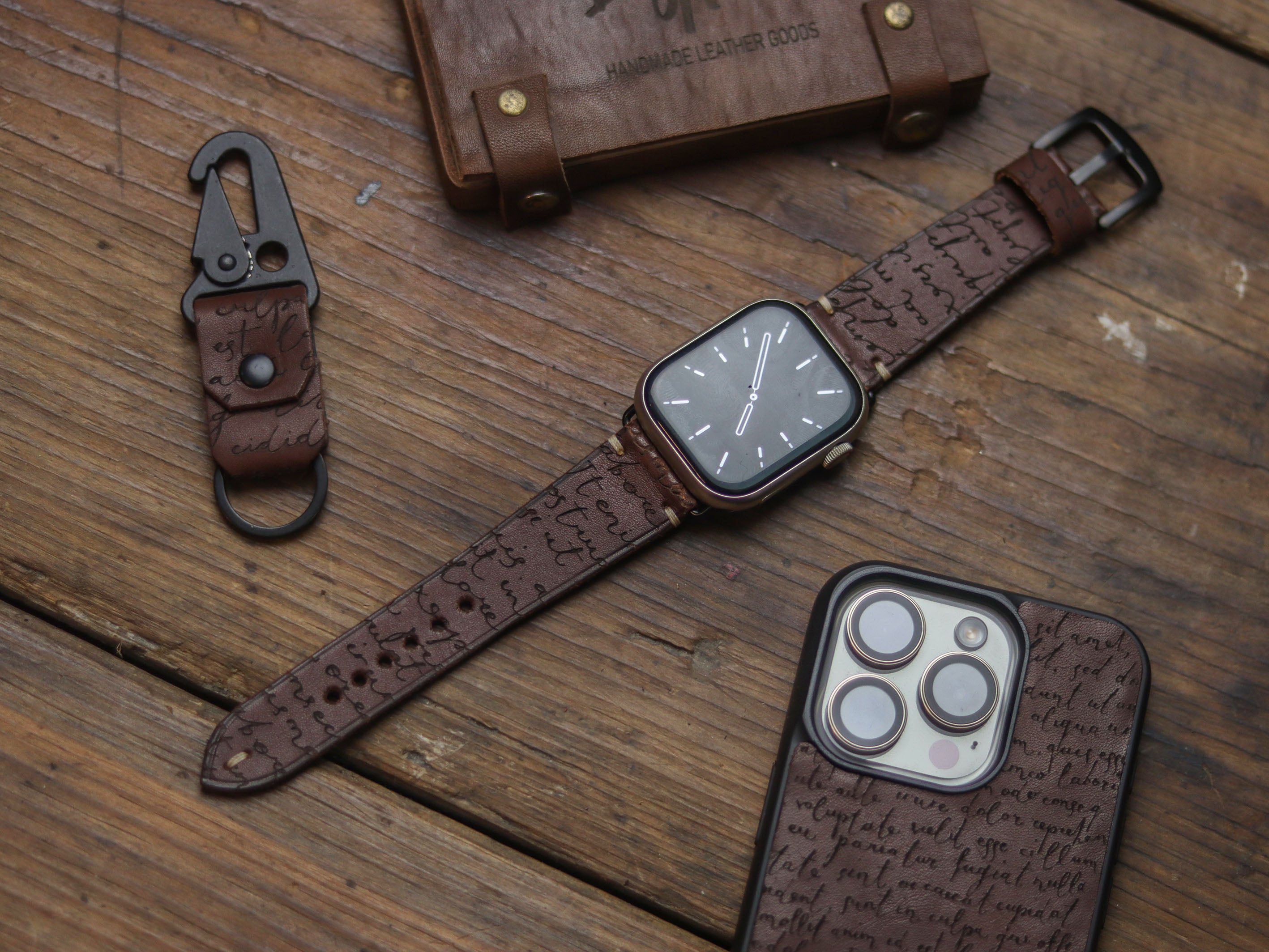E3 ENGRAVED HAND-CRAFTED APPLE STRAPS - CHESTNUT BROWN