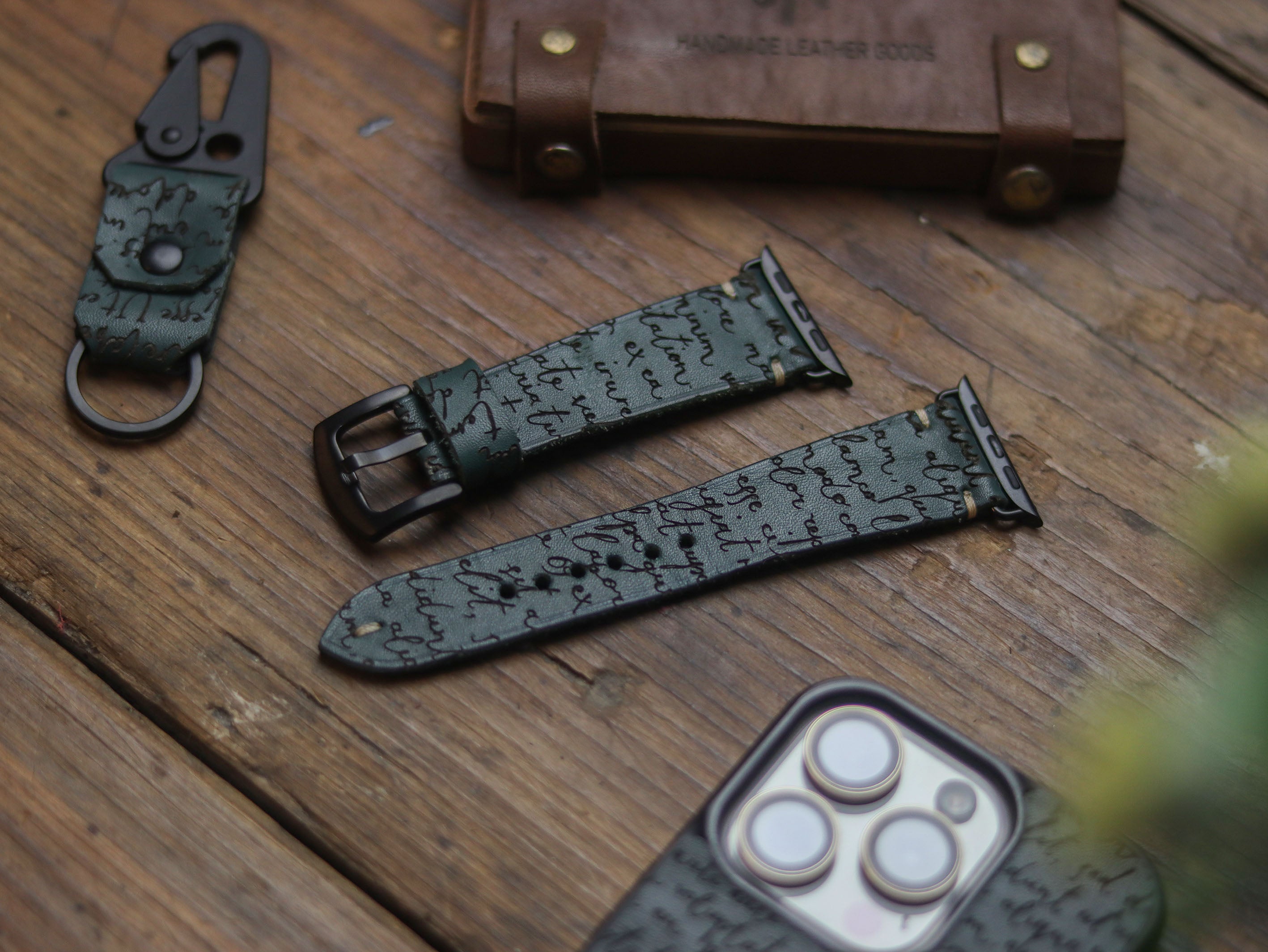 E3 ENGRAVED HAND-CRAFTED APPLE STRAPS - SACRAMENTO GREEN