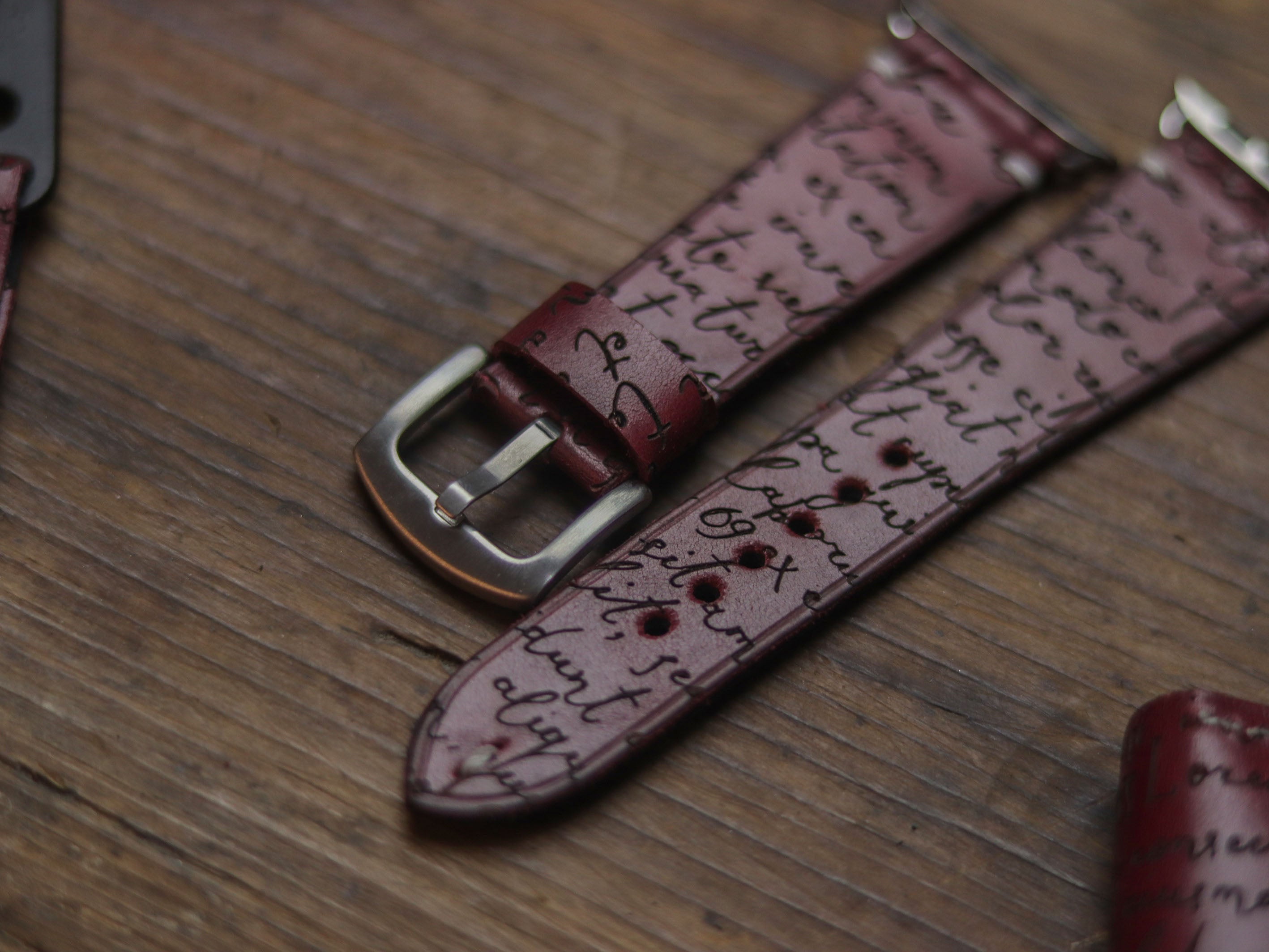 E3 ENGRAVED HAND-CRAFTED APPLE STRAPS - CARMINE BURGUNDY