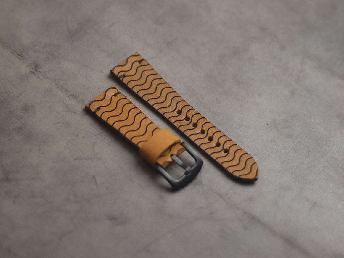 "E2" ENGRAVED STRAPS - MUSTARD