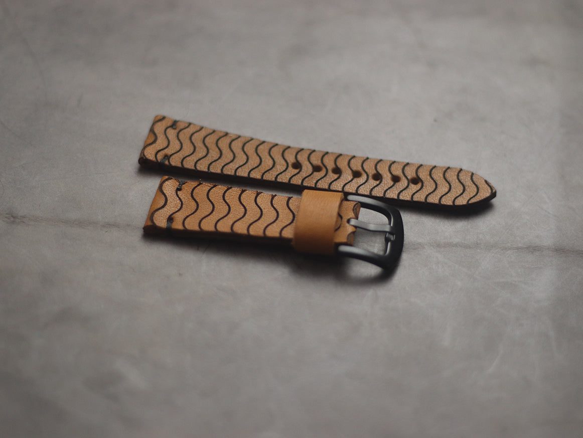 "E2" ENGRAVED STRAPS - MUSTARD