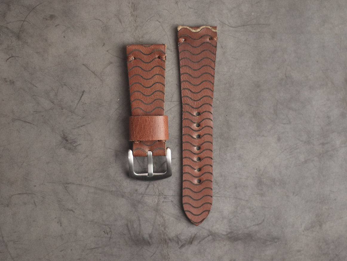 "E2" ENGRAVED STRAPS - SYRUP BROWN